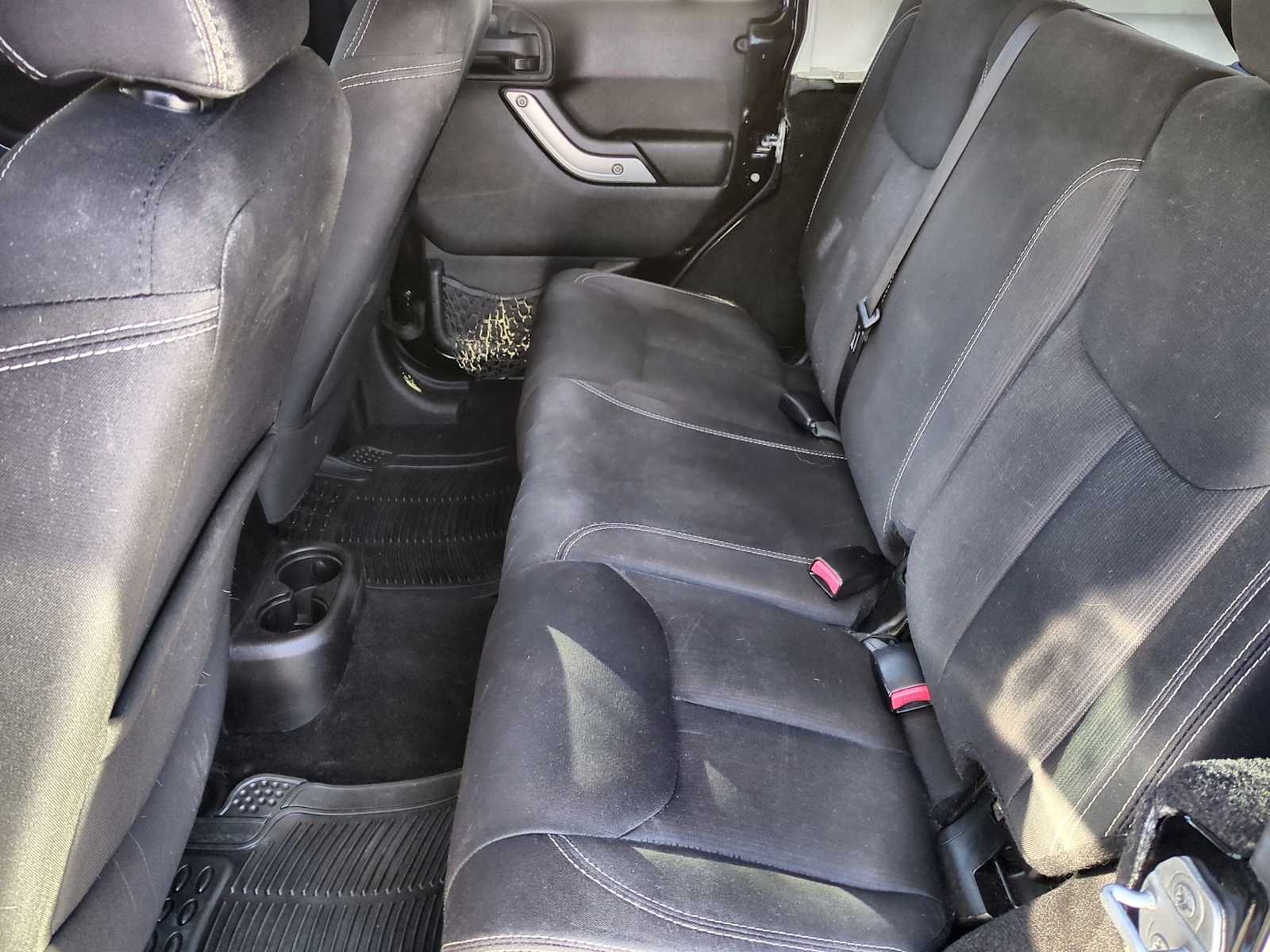 Thumbnail: 2015 Jeep Wrangler - 19