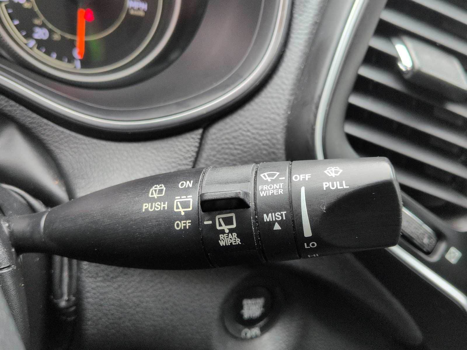 Thumbnail: 2019 Jeep Cherokee - 26