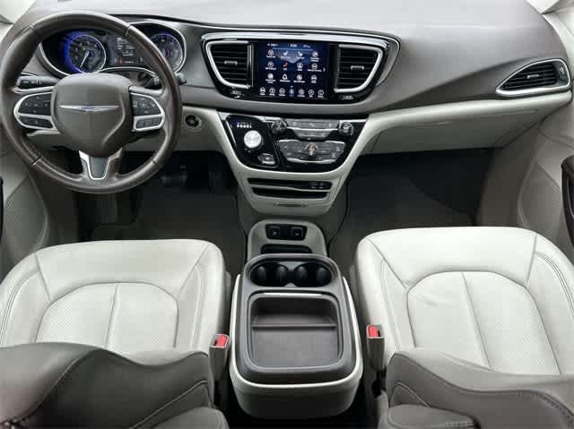 2018 Chrysler Pacifica Touring 14