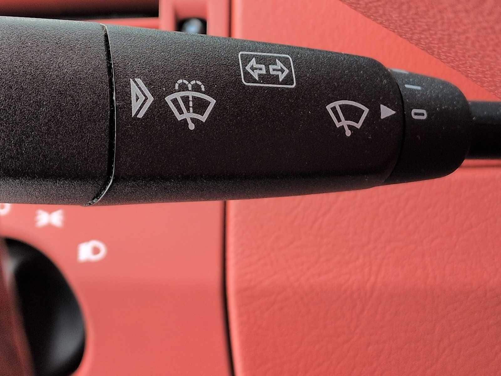 Thumbnail: 2007 Chrysler Crossfire - 21