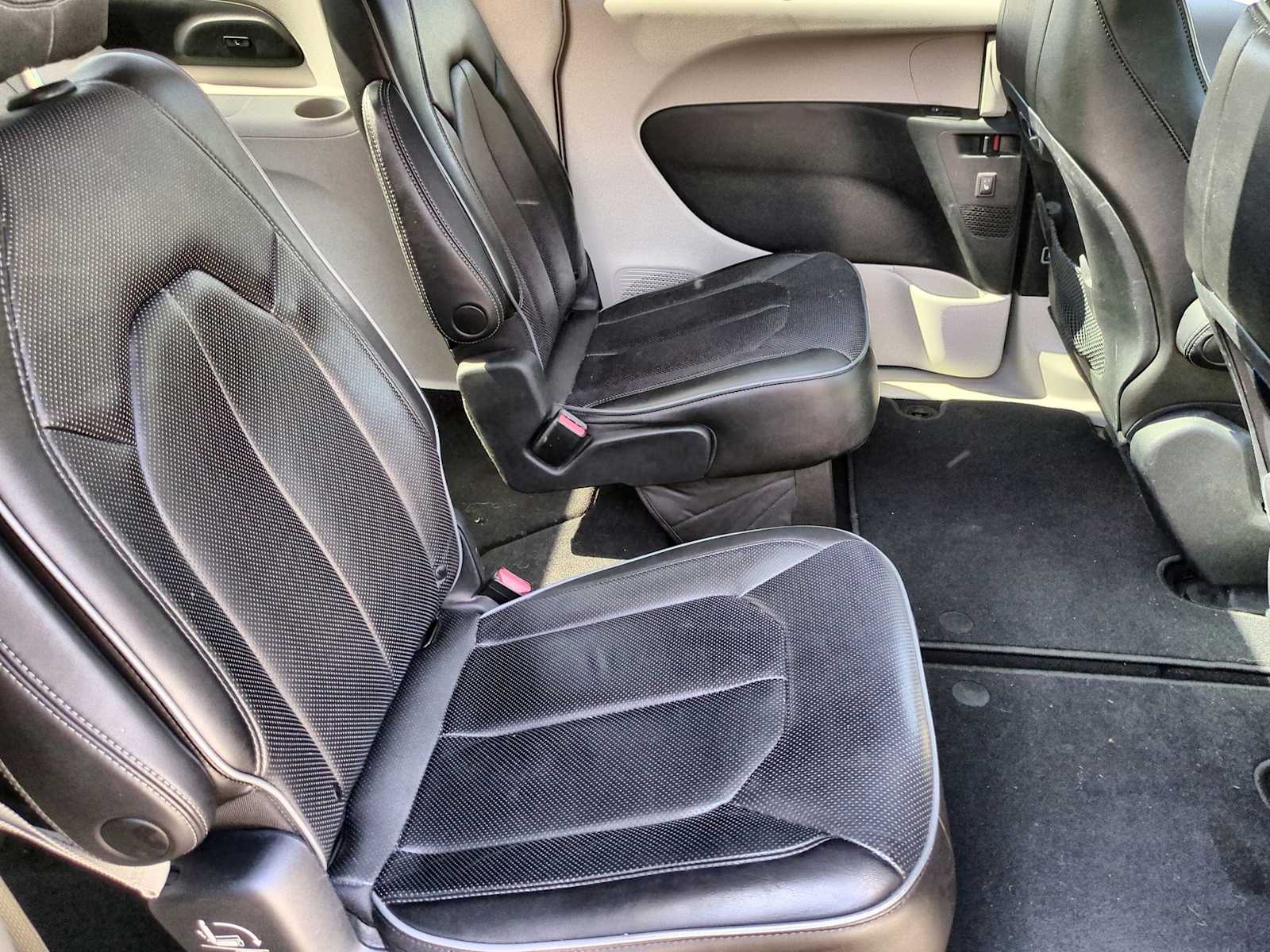Thumbnail: 2020 Chrysler Pacifica - 22