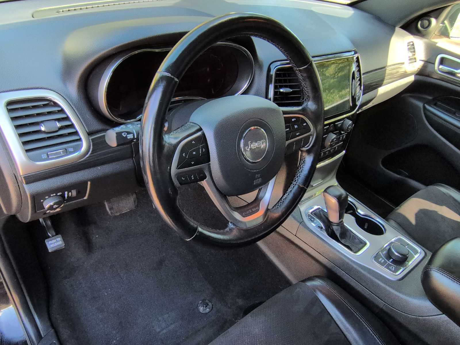 Thumbnail: 2022 Jeep Grand Cherokee - 10