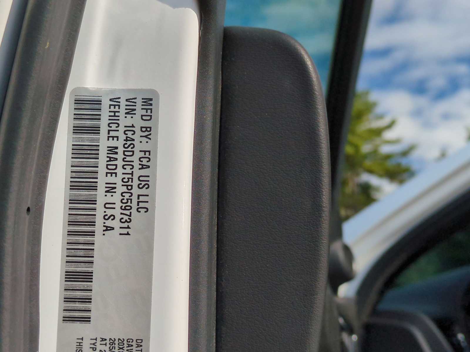 Thumbnail: 2023 Dodge Durango - 38