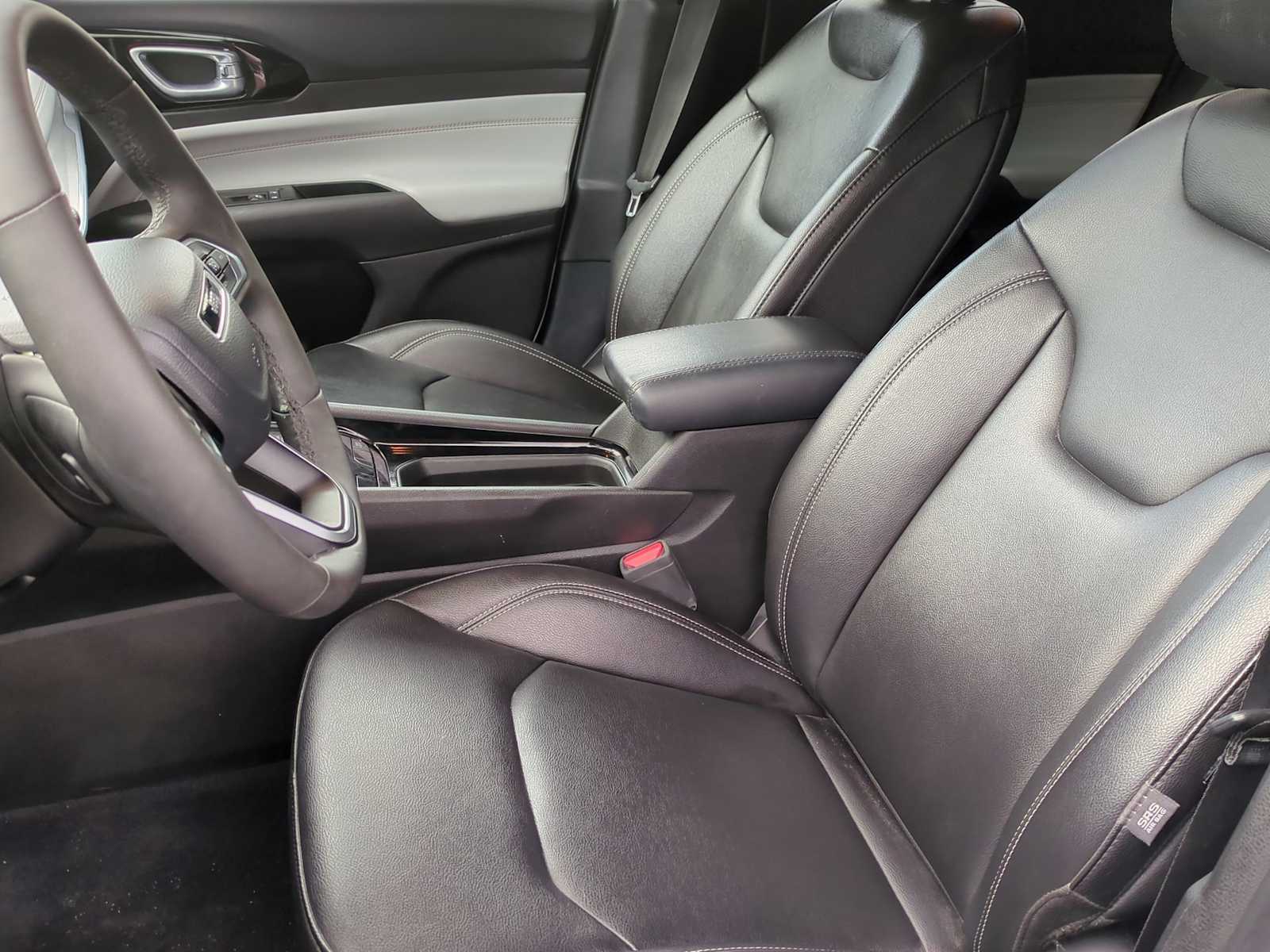 Thumbnail: 2025 Jeep Compass - 16