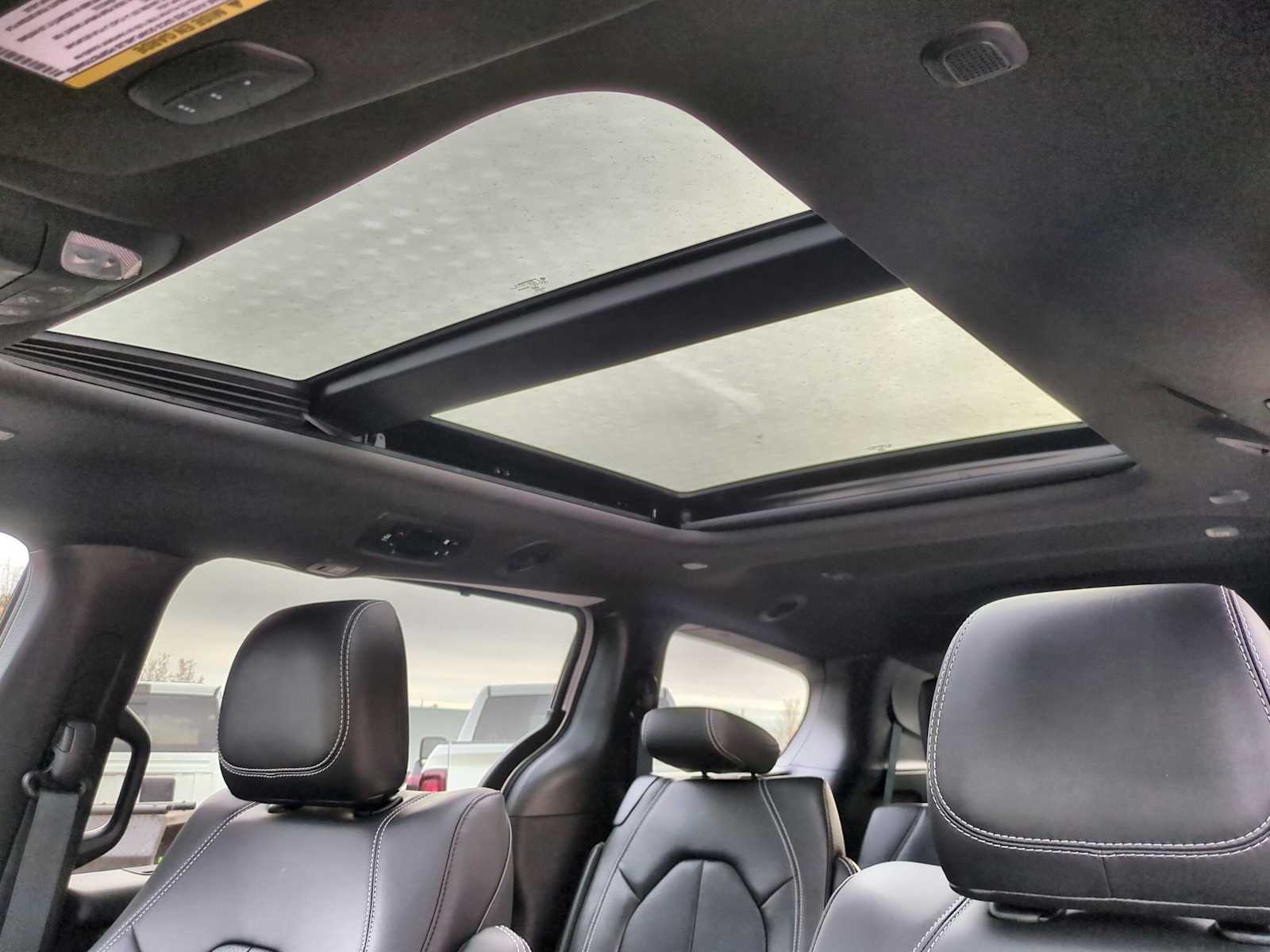 Thumbnail: 2026 Chrysler Pacifica - 19