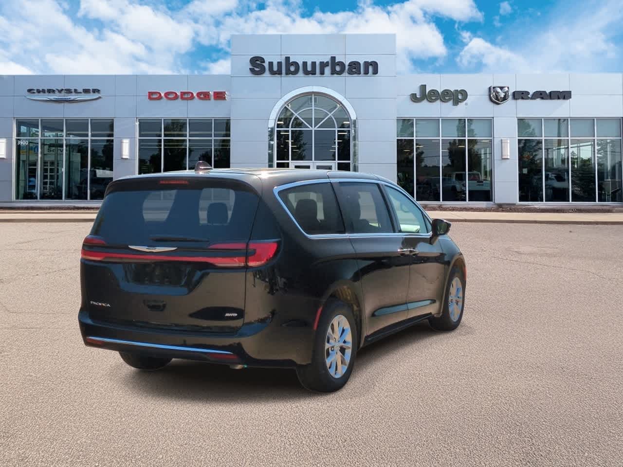 Thumbnail: 2026 Chrysler Pacifica - 8