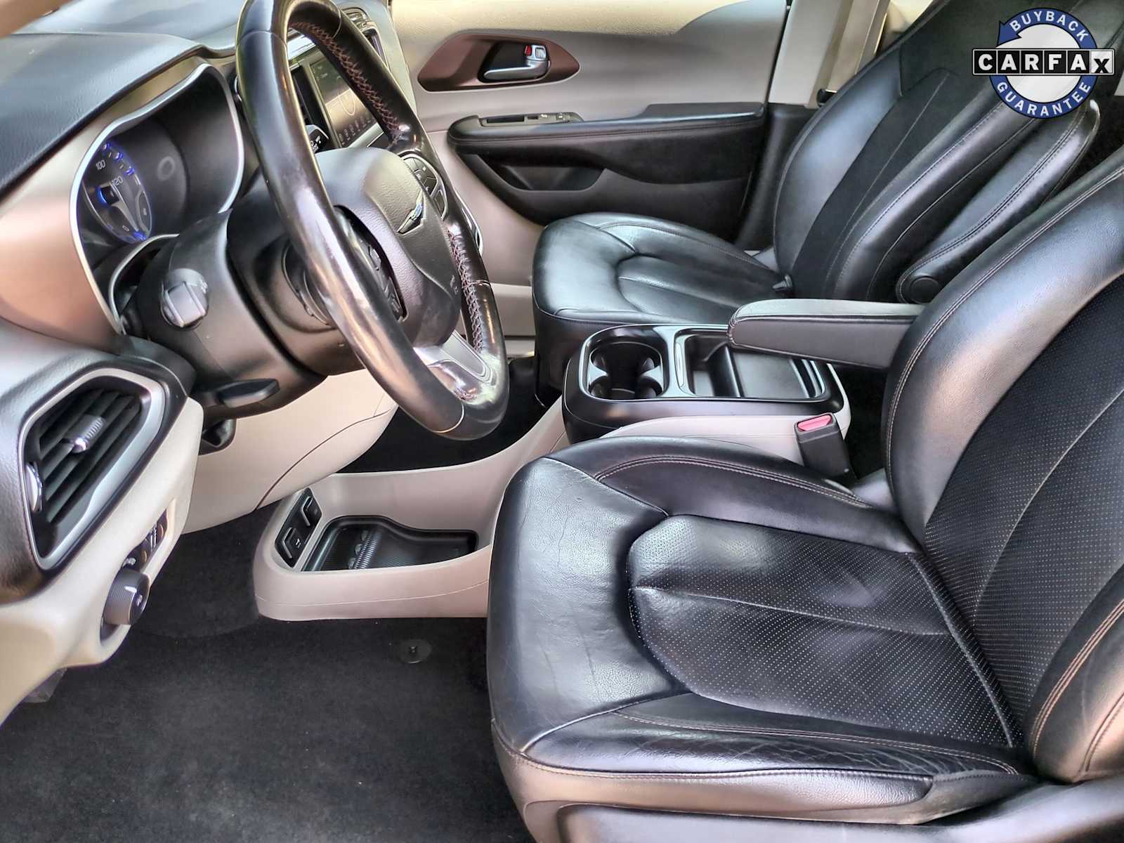 Thumbnail: 2019 Chrysler Pacifica - 17