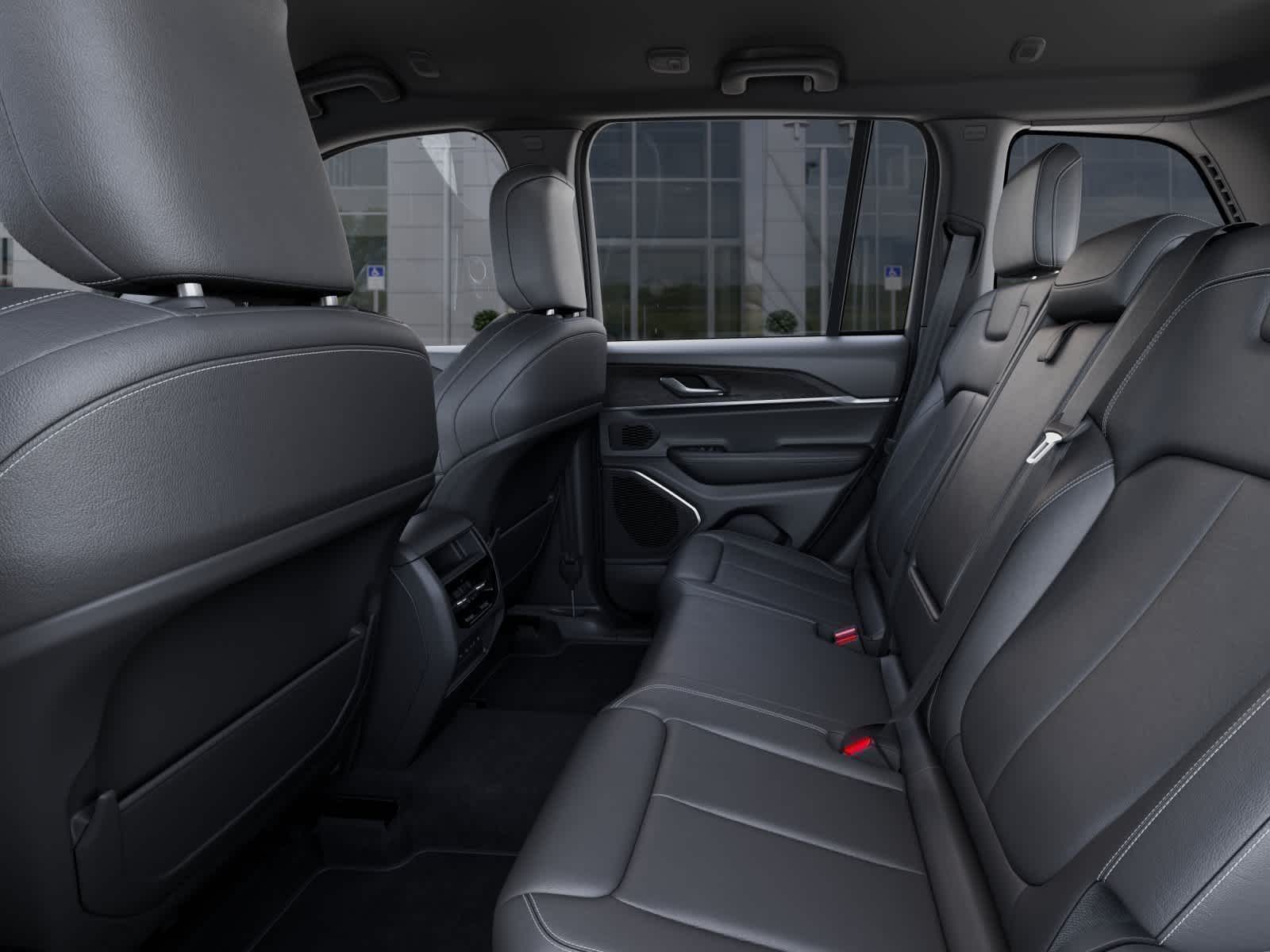 Thumbnail: 2026 Jeep Grand Cherokee - 15