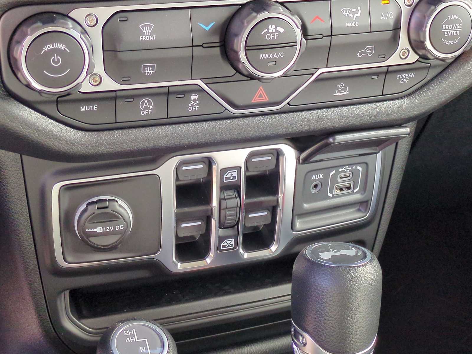 Thumbnail: 2025 Jeep Wrangler - 30