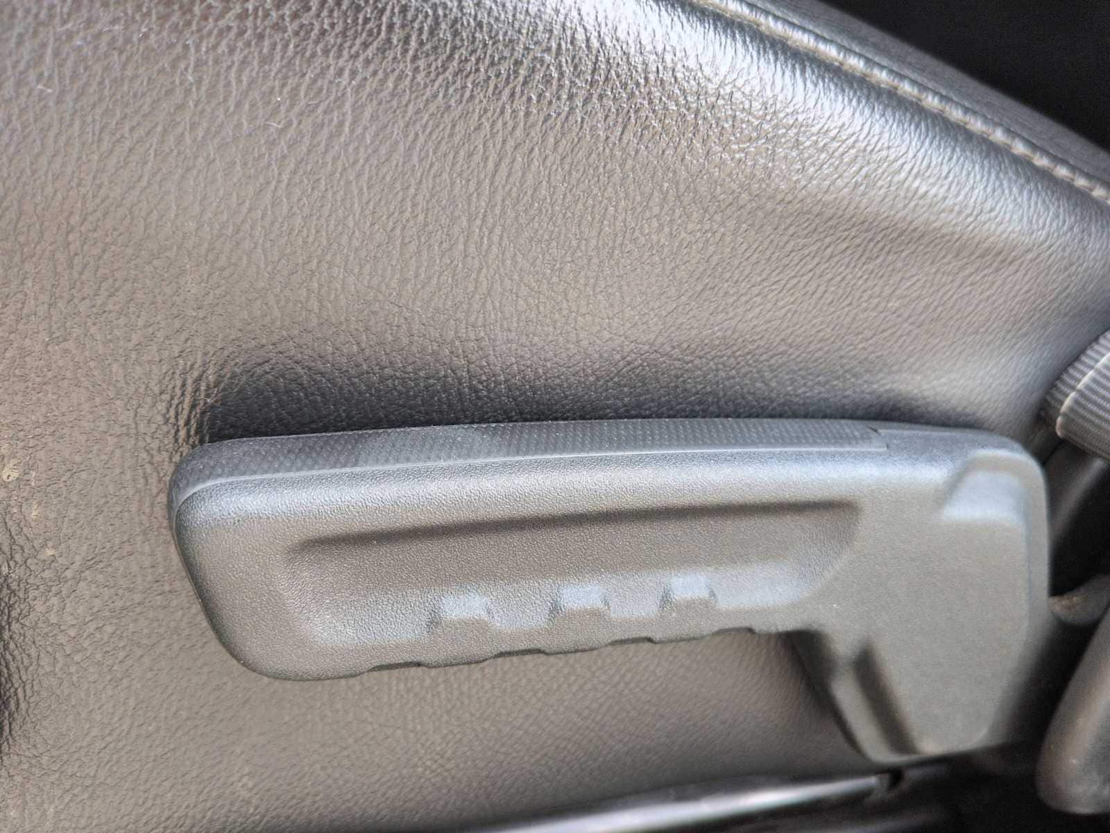 Thumbnail: 2018 Jeep Wrangler - 17