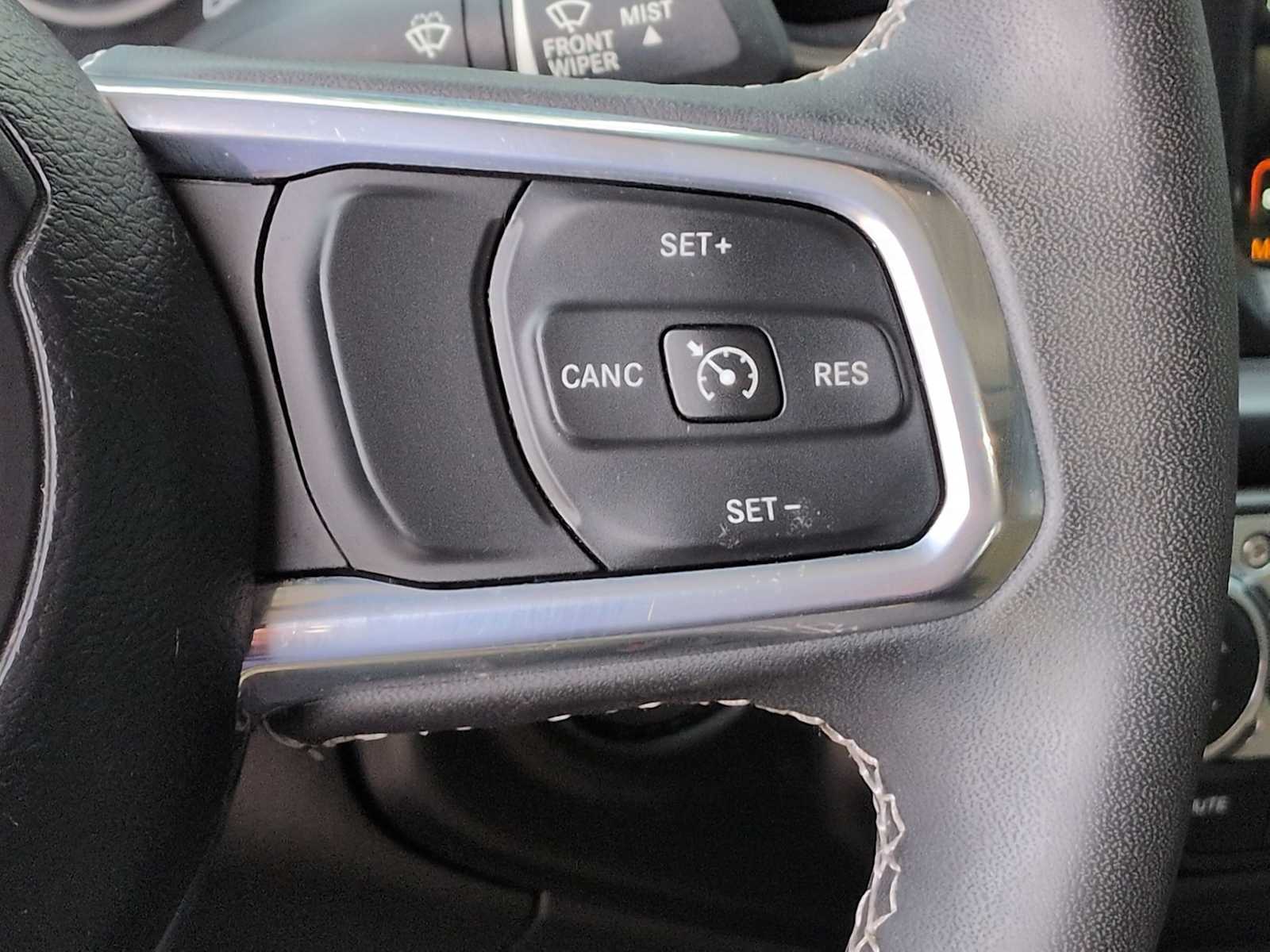 Thumbnail: 2023 Jeep Gladiator - 24