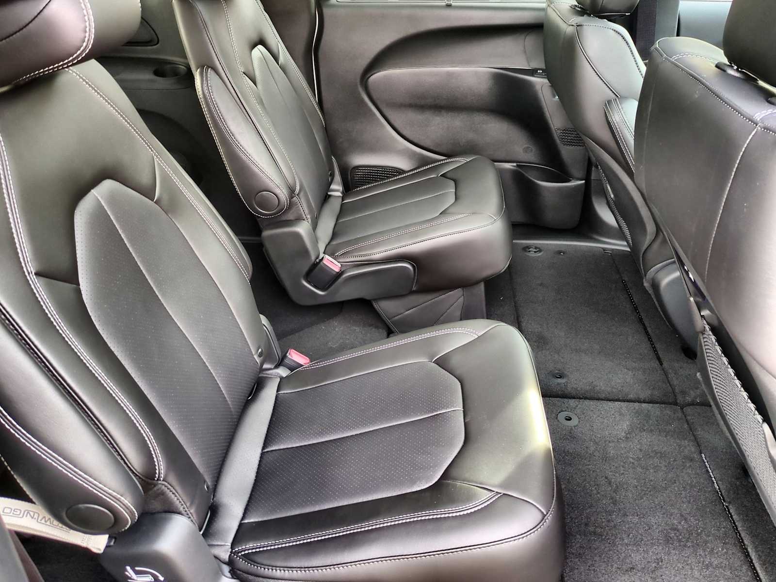 Thumbnail: 2026 Chrysler Pacifica - 21