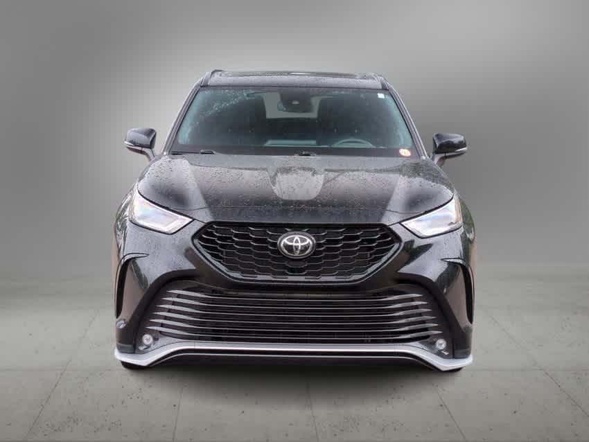 Thumbnail: 2021 Toyota Highlander - 3