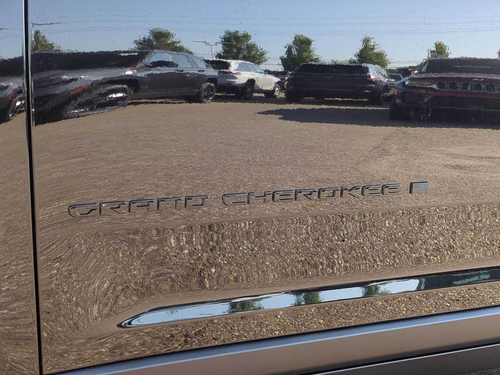 Thumbnail: 2025 Jeep Grand Cherokee - 13