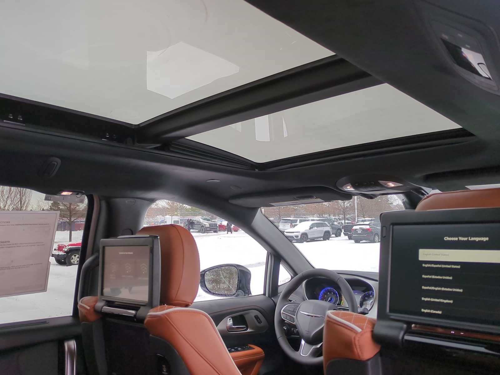 Thumbnail: 2026 Chrysler Pacifica - 22