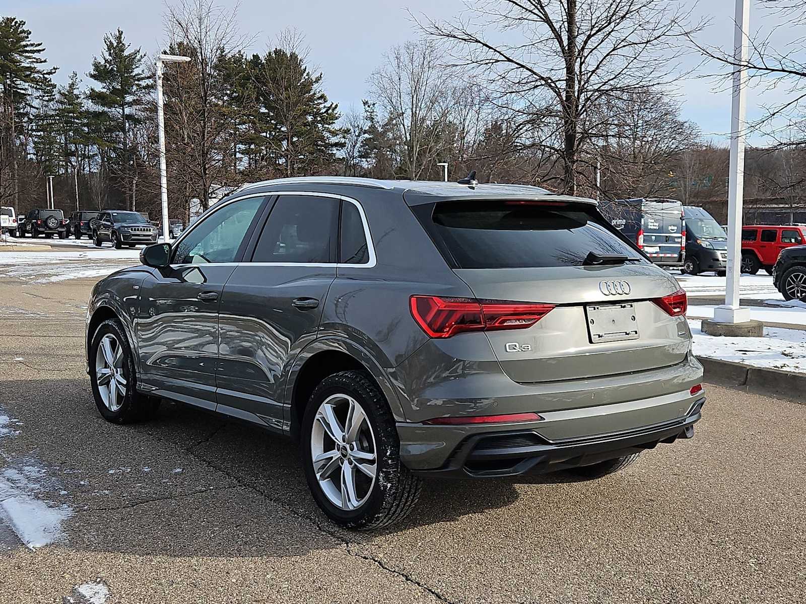 Thumbnail: 2022 Audi Q3 - 12