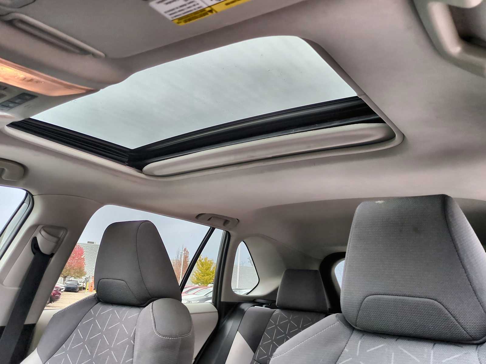 Thumbnail: 2020 Toyota RAV4 - 19