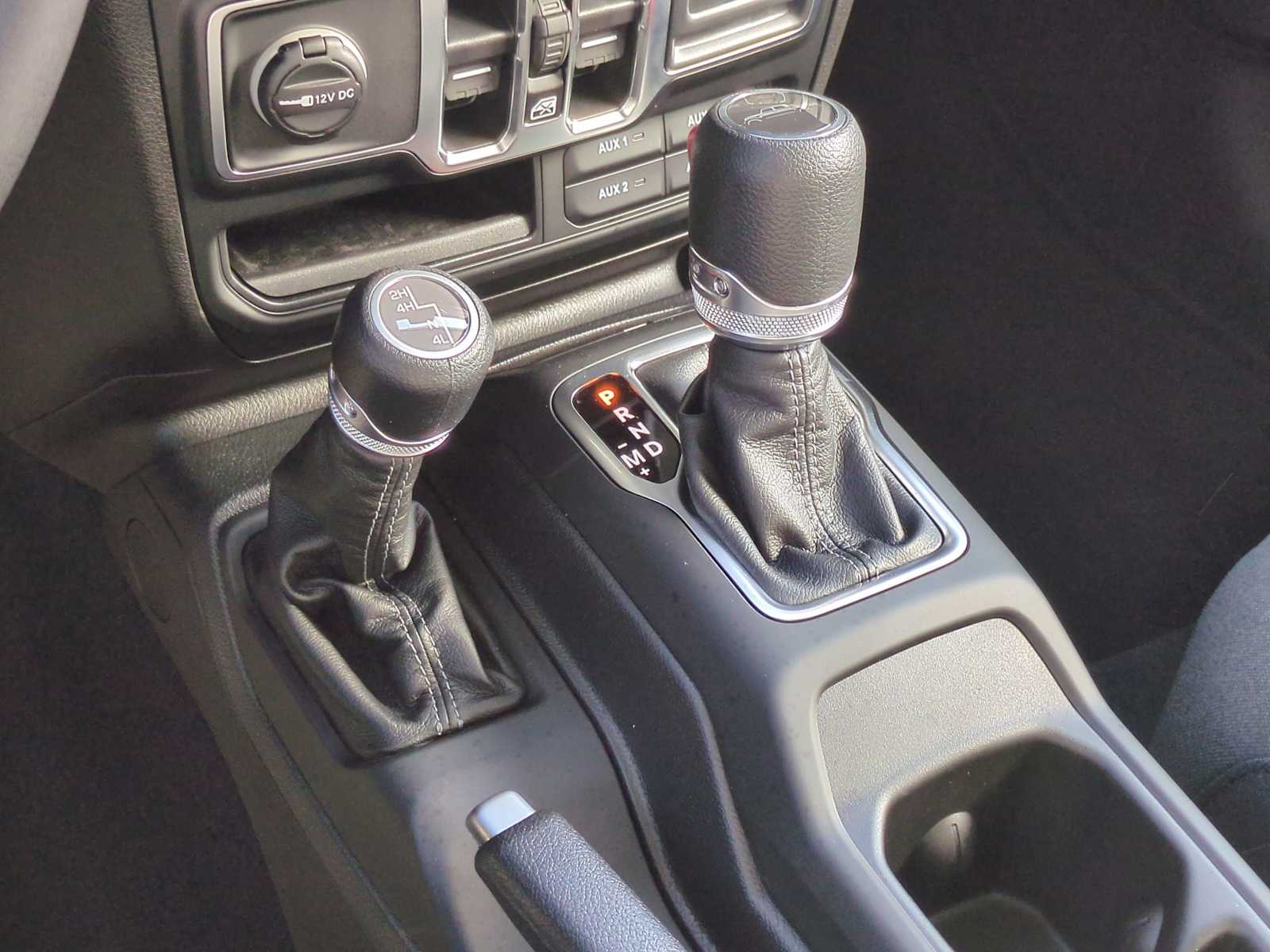 Thumbnail: 2025 Jeep Gladiator - 31