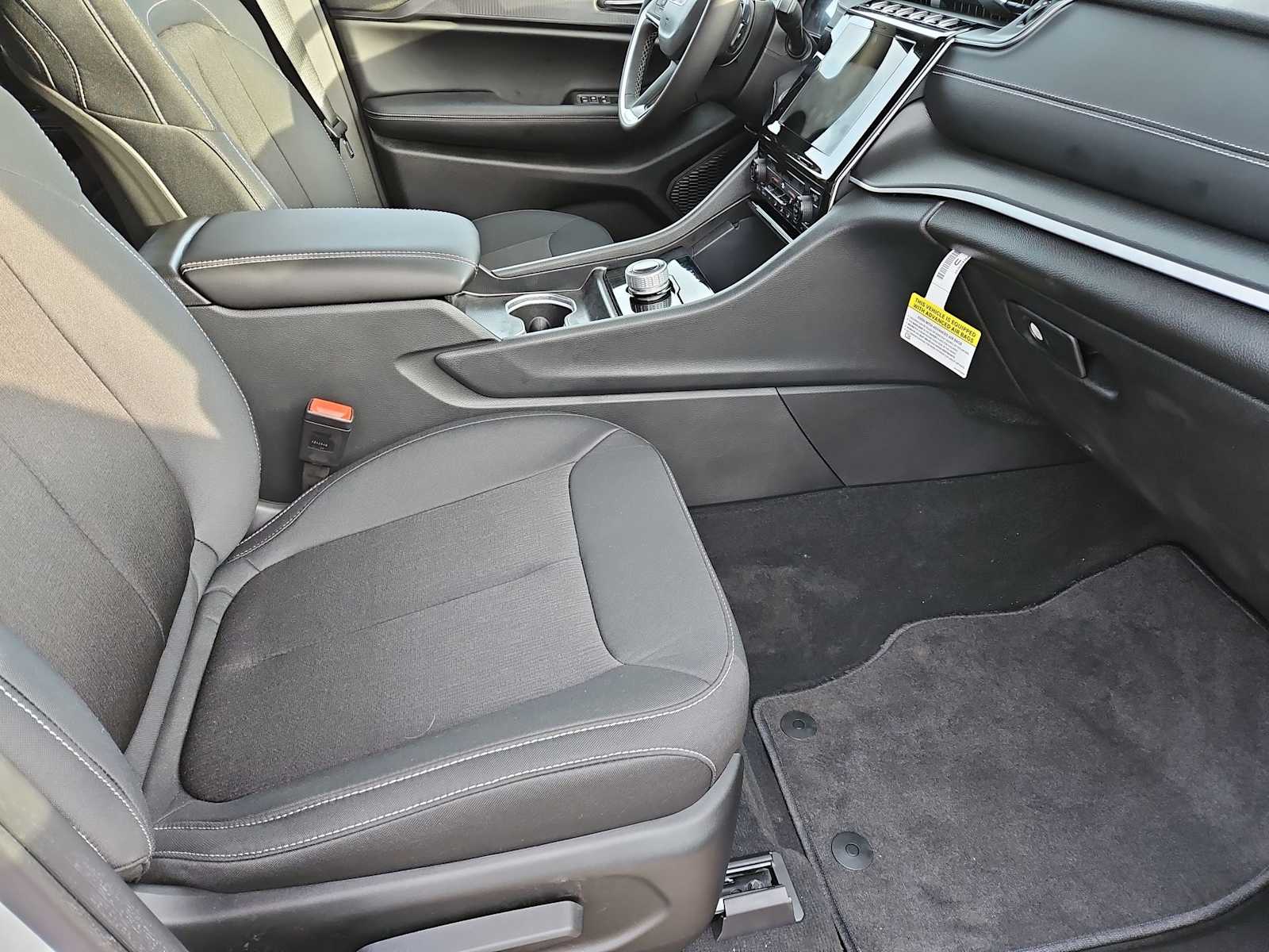 Thumbnail: 2025 Jeep Grand Cherokee - 26