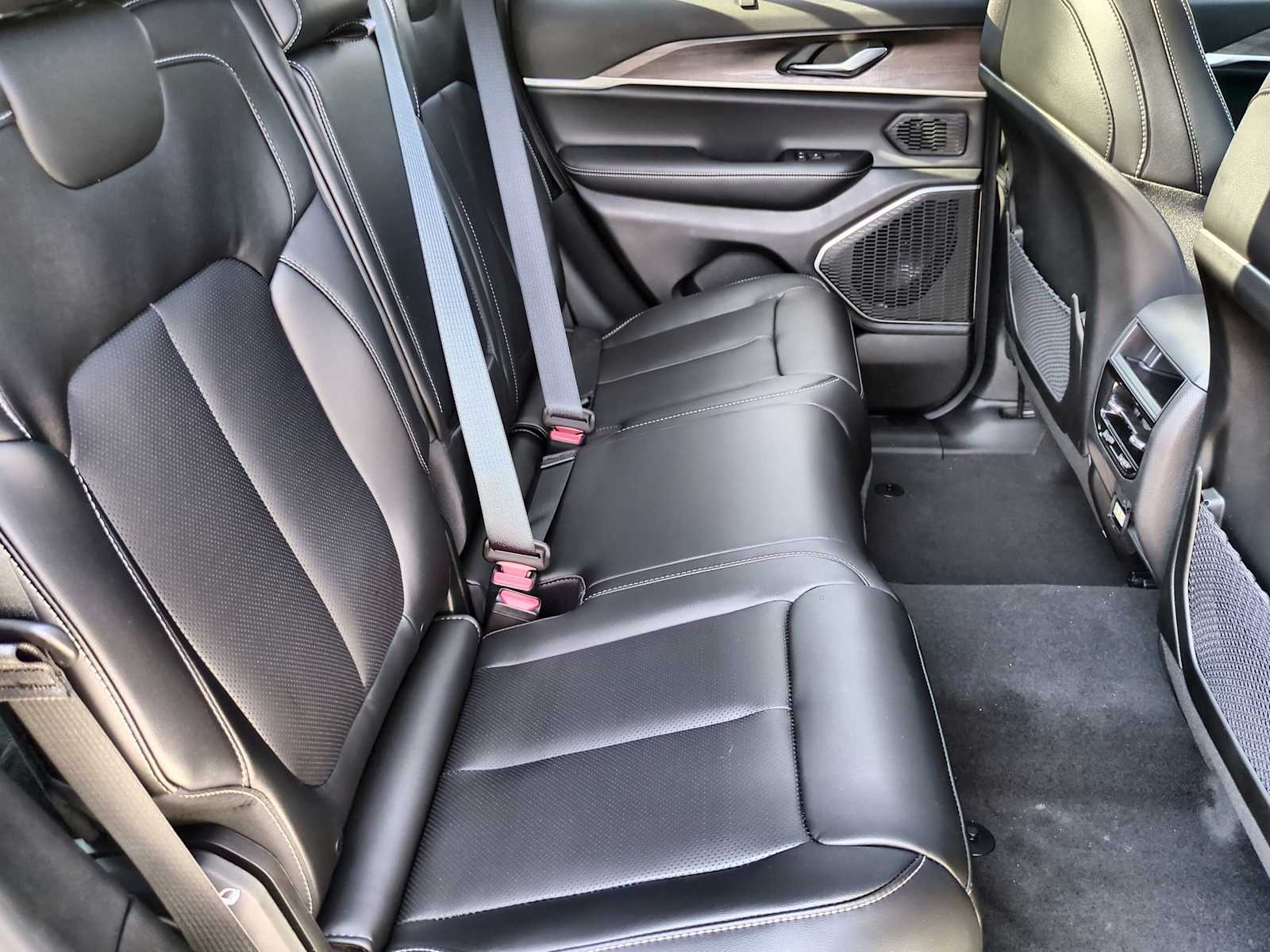 Thumbnail: 2025 Jeep Grand Cherokee - 21