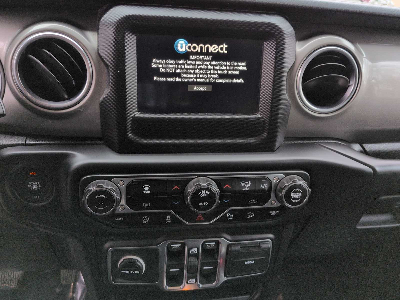 Thumbnail: 2018 Jeep Wrangler - 27