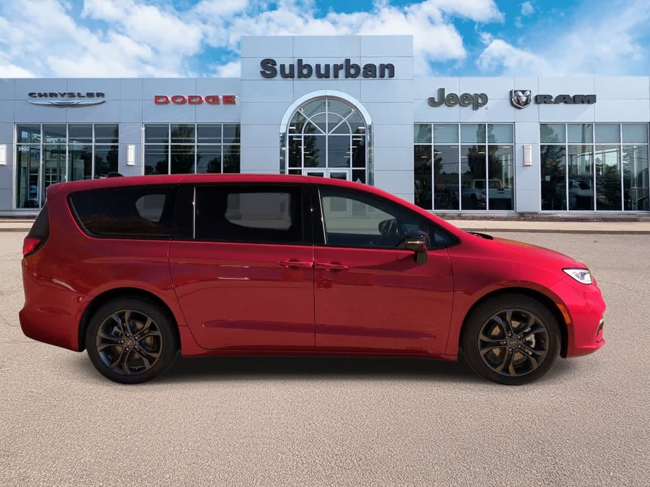 Thumbnail: 2026 Chrysler Pacifica - 9