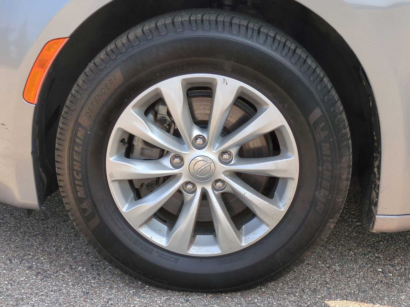 Thumbnail: 2019 Chrysler Pacifica - 14