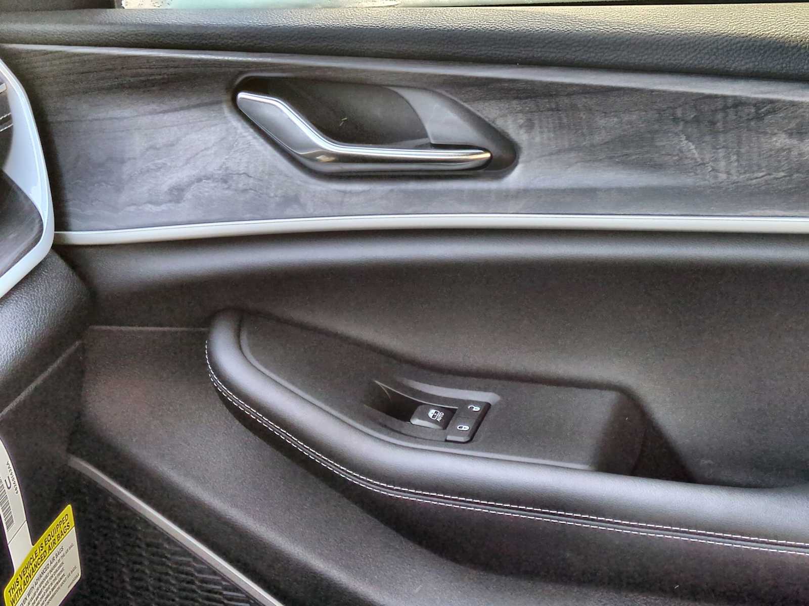 Thumbnail: 2025 Jeep Grand Cherokee L - 36