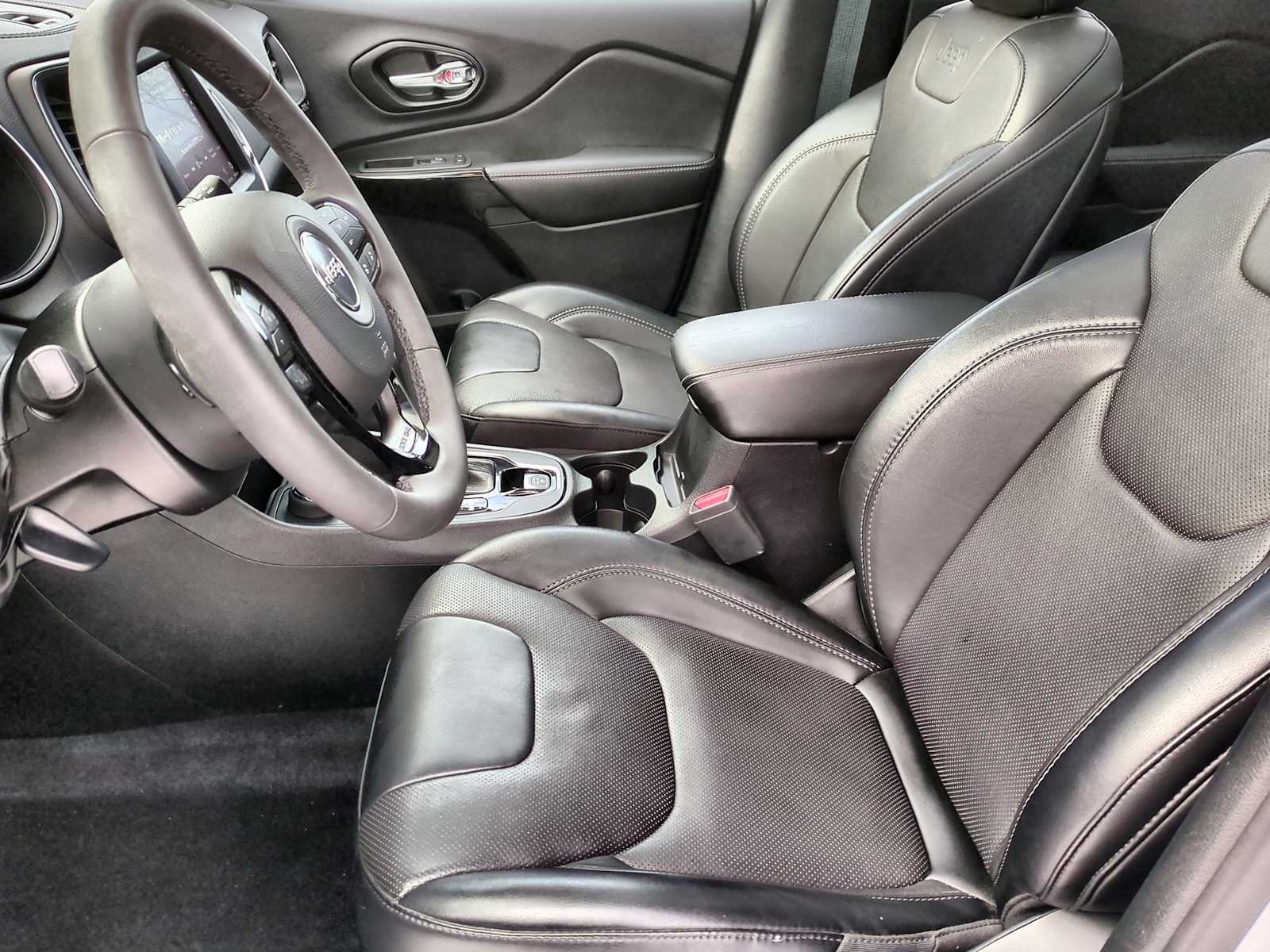 Thumbnail: 2023 Jeep Cherokee - 16