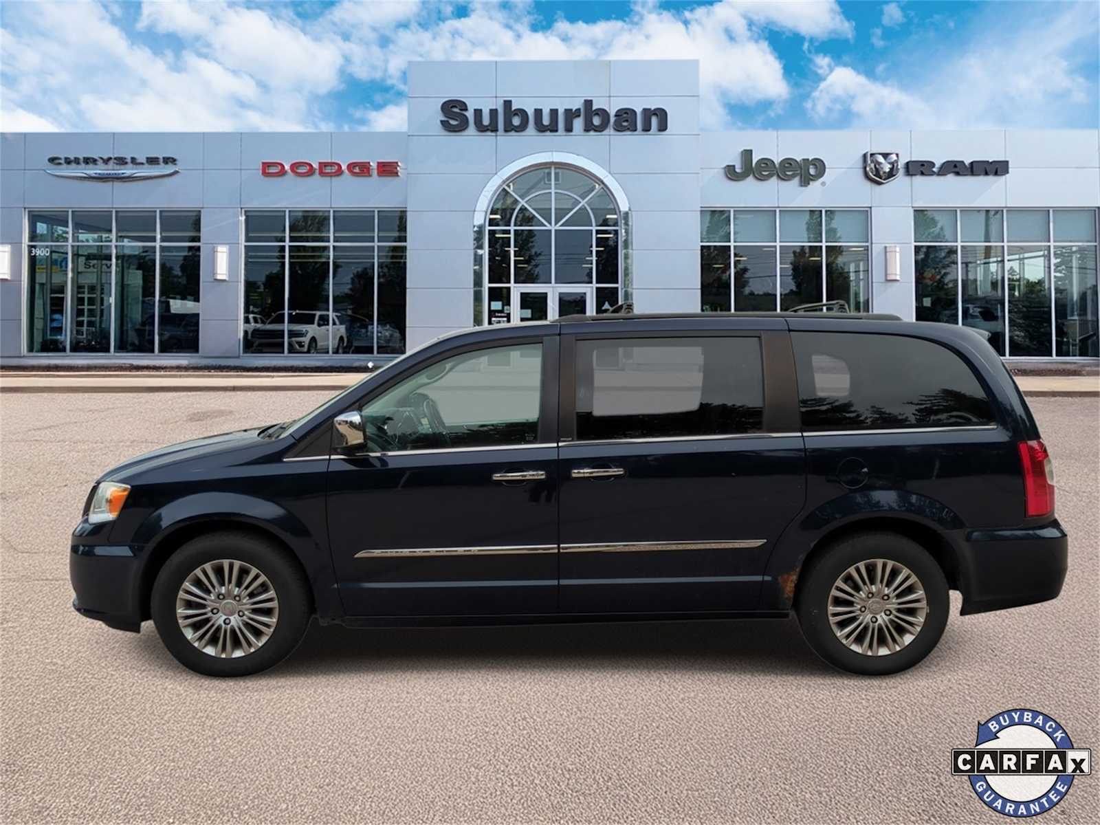 Thumbnail: 2013 Chrysler Town & Country - 5
