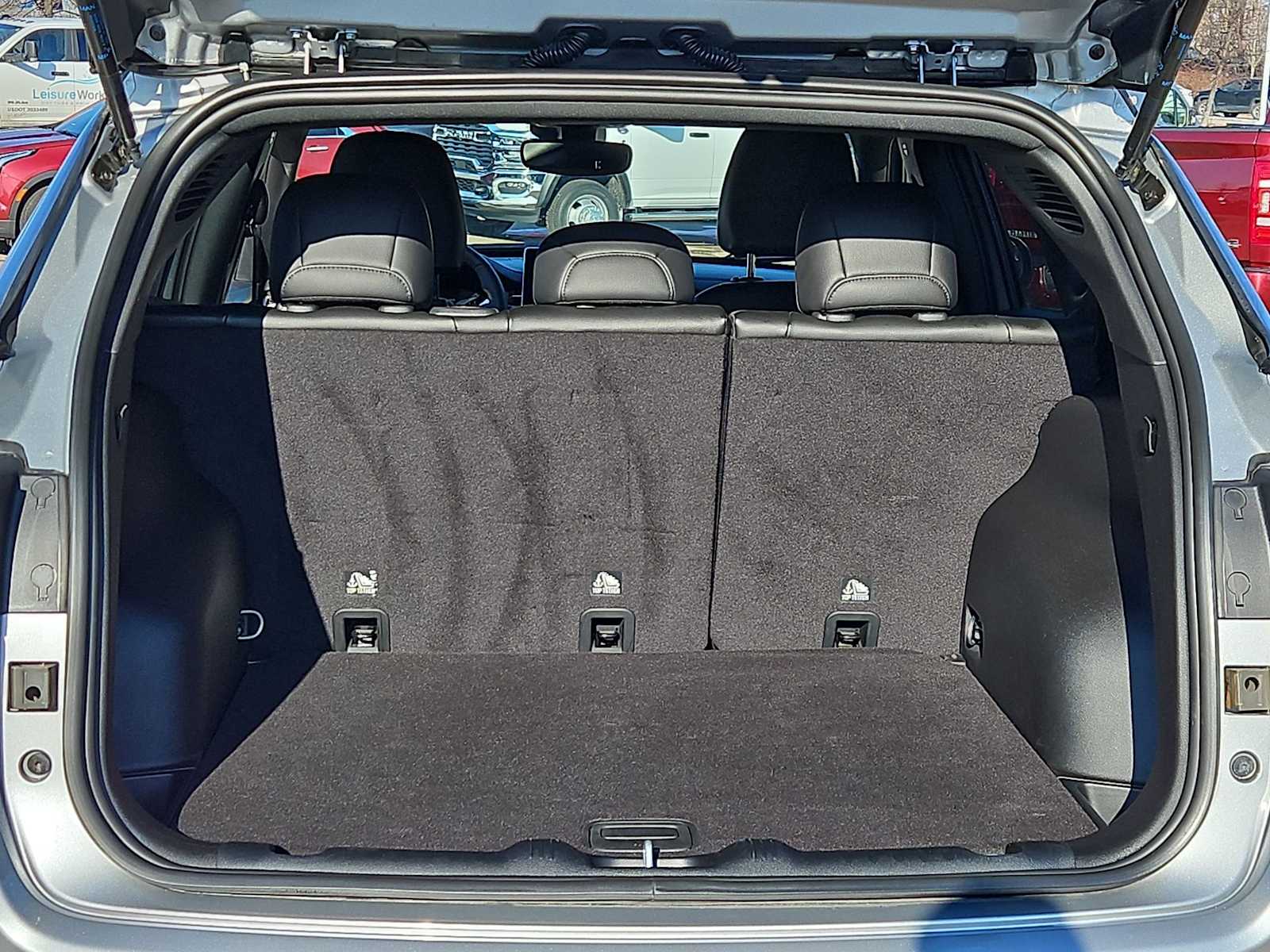 Thumbnail: 2023 Jeep Compass - 32