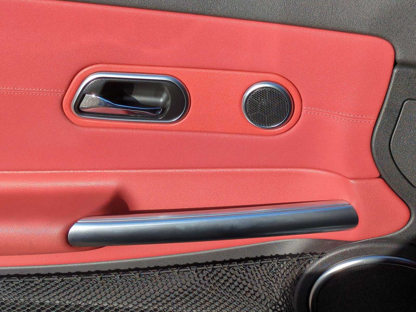 Thumbnail: 2007 Chrysler Crossfire - 16