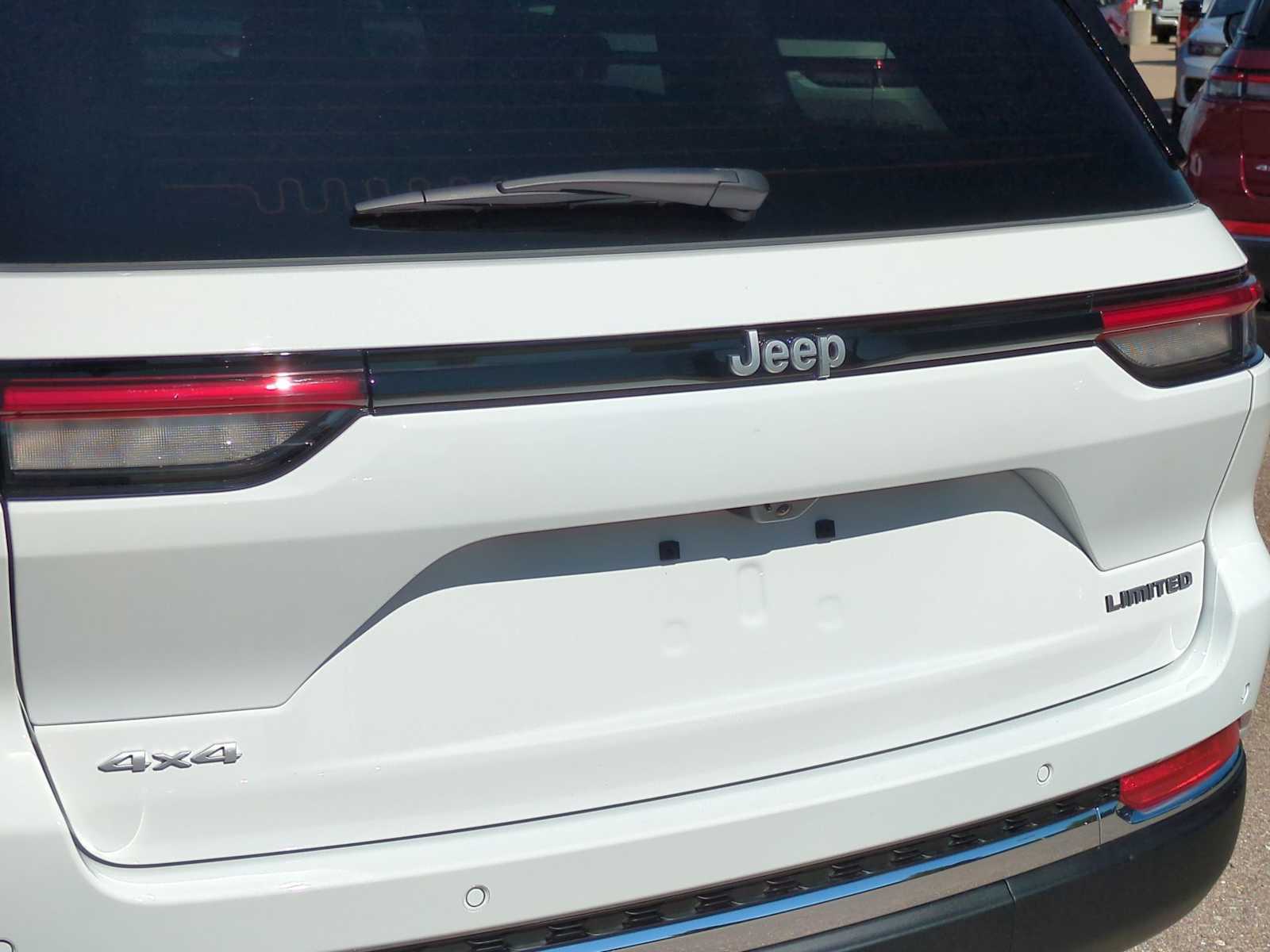 Thumbnail: 2025 Jeep Grand Cherokee - 39