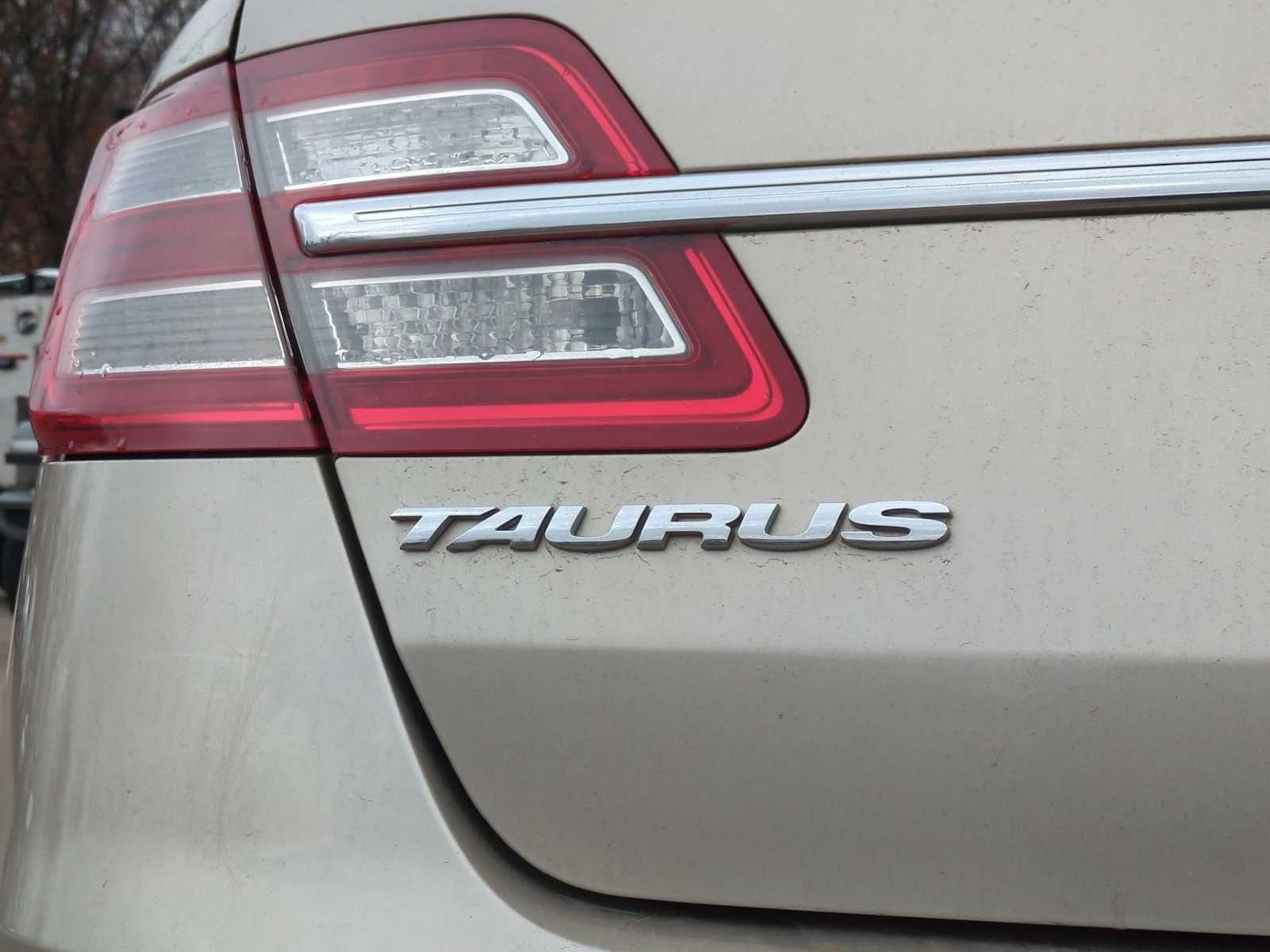 Thumbnail: 2017 Ford Taurus - 13