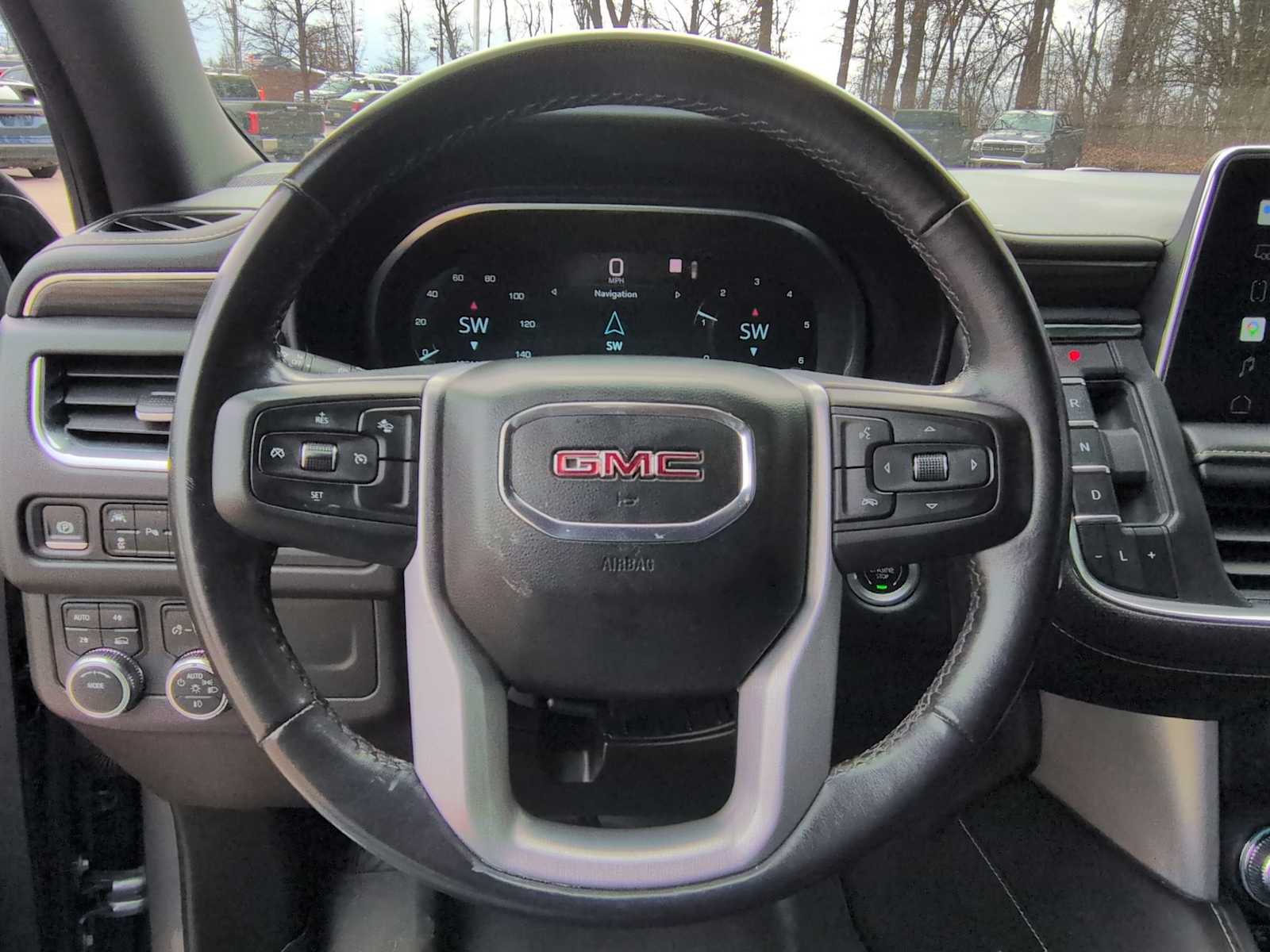 Thumbnail: 2022 GMC Yukon XL - 25