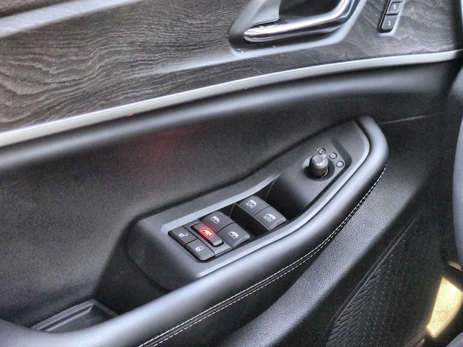 Thumbnail: 2025 Jeep Grand Cherokee - 36