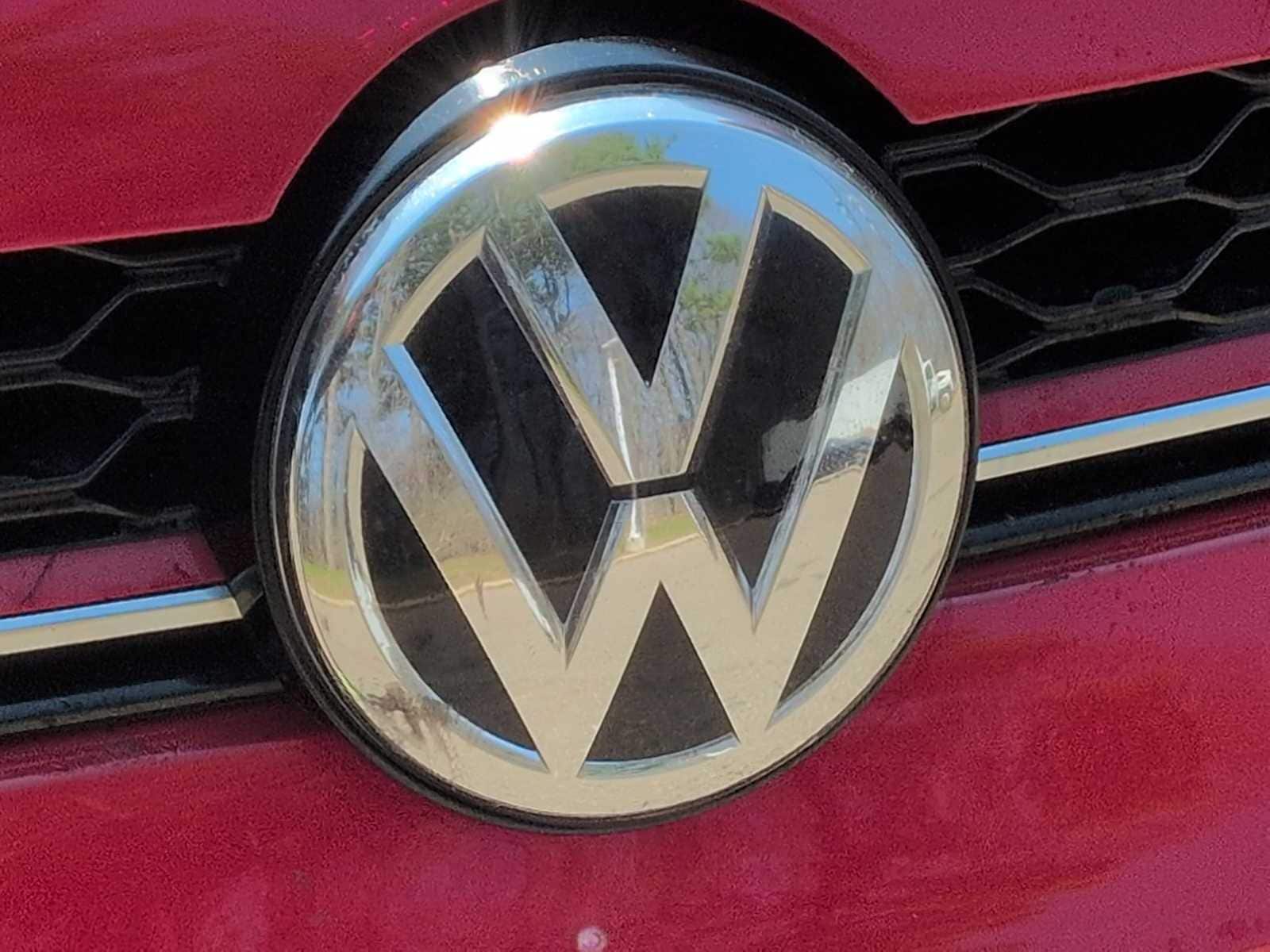 Thumbnail: 2018 Volkswagen Golf - 12