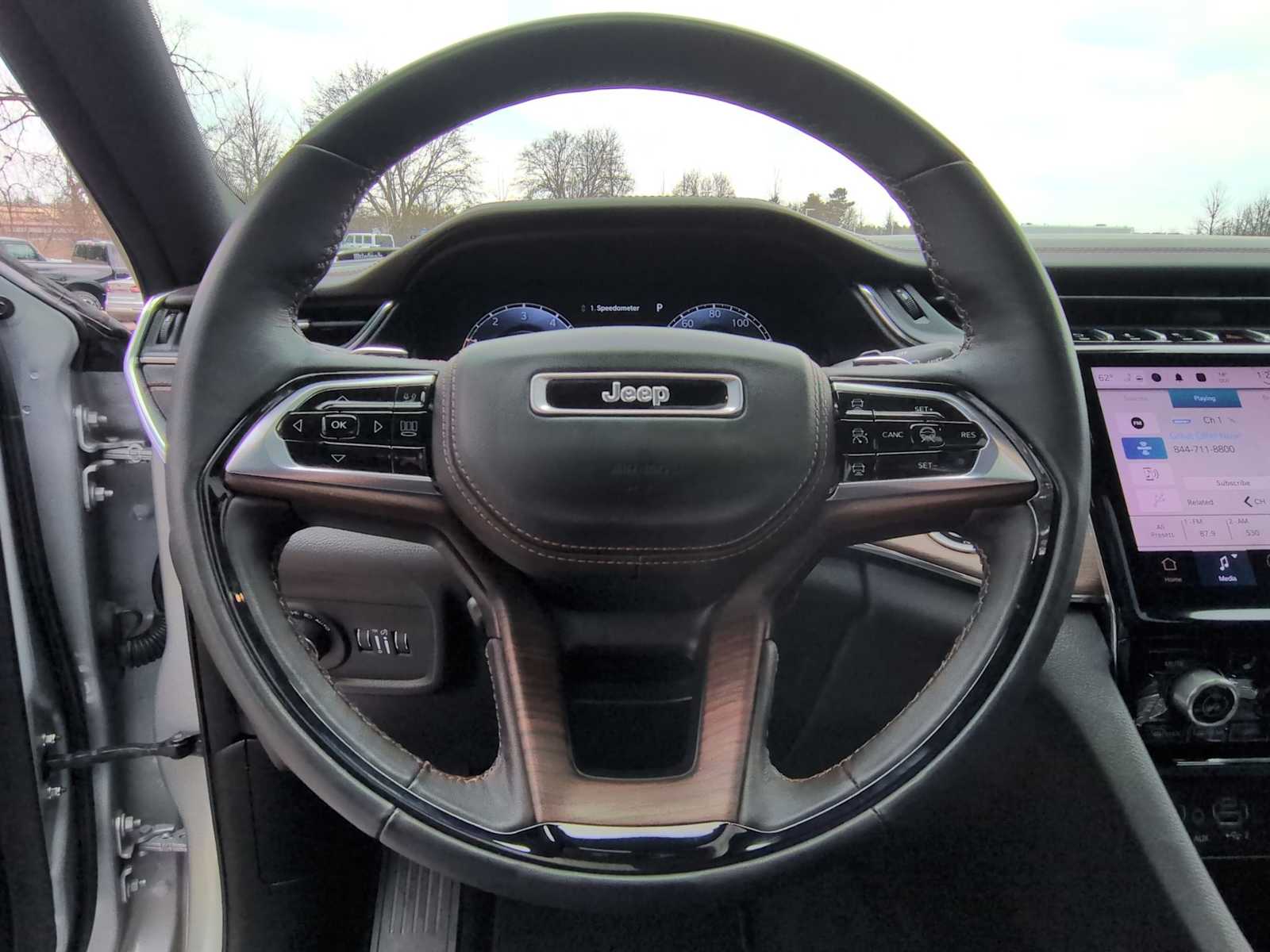 Thumbnail: 2024 Jeep Grand Cherokee L - 24