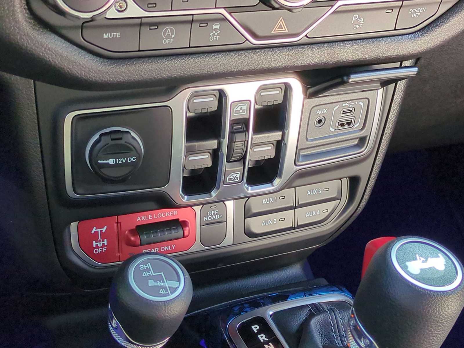 Thumbnail: 2025 Jeep Wrangler - 30