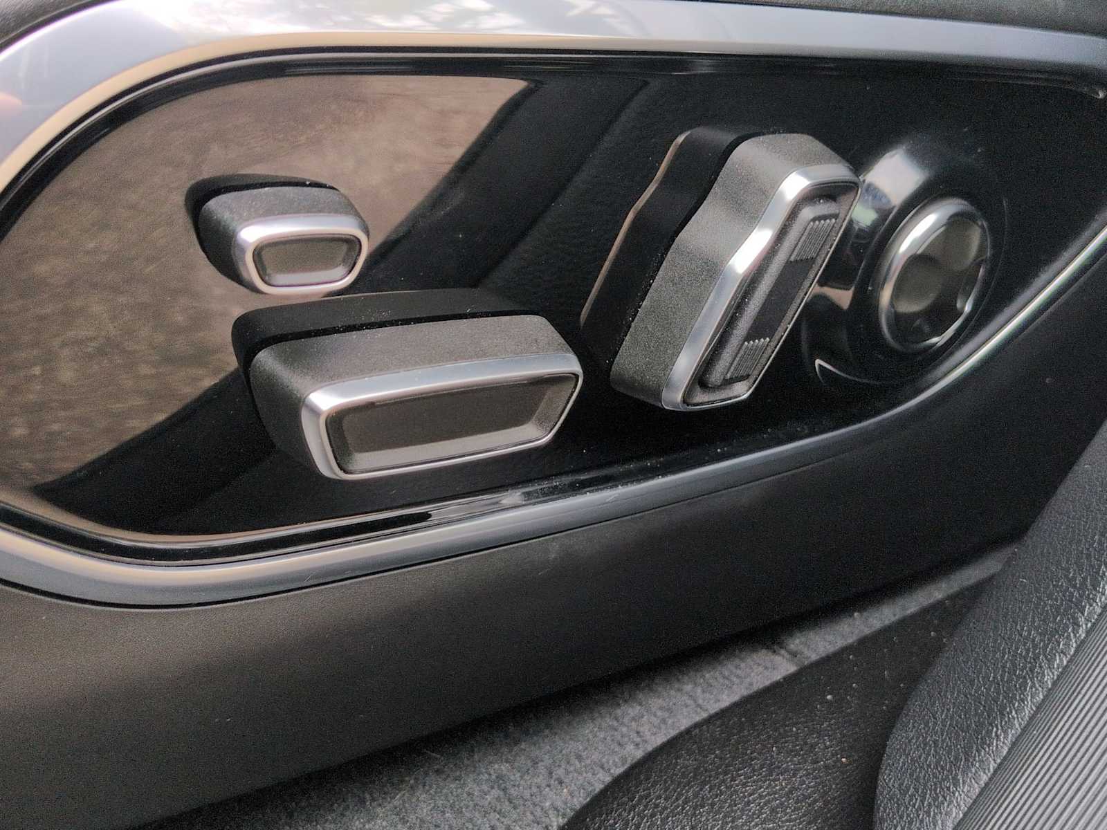 Thumbnail: 2024 Jeep Grand Cherokee L - 17