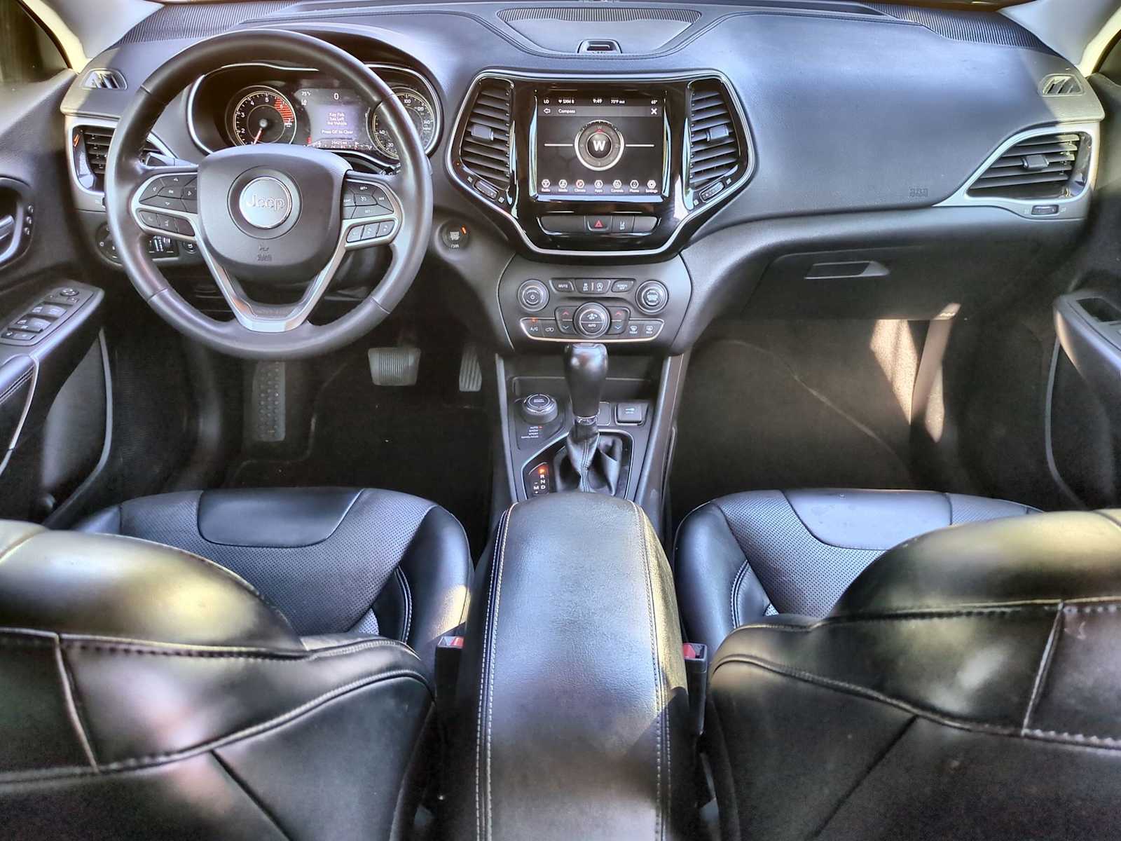 Thumbnail: 2022 Jeep Cherokee - 15