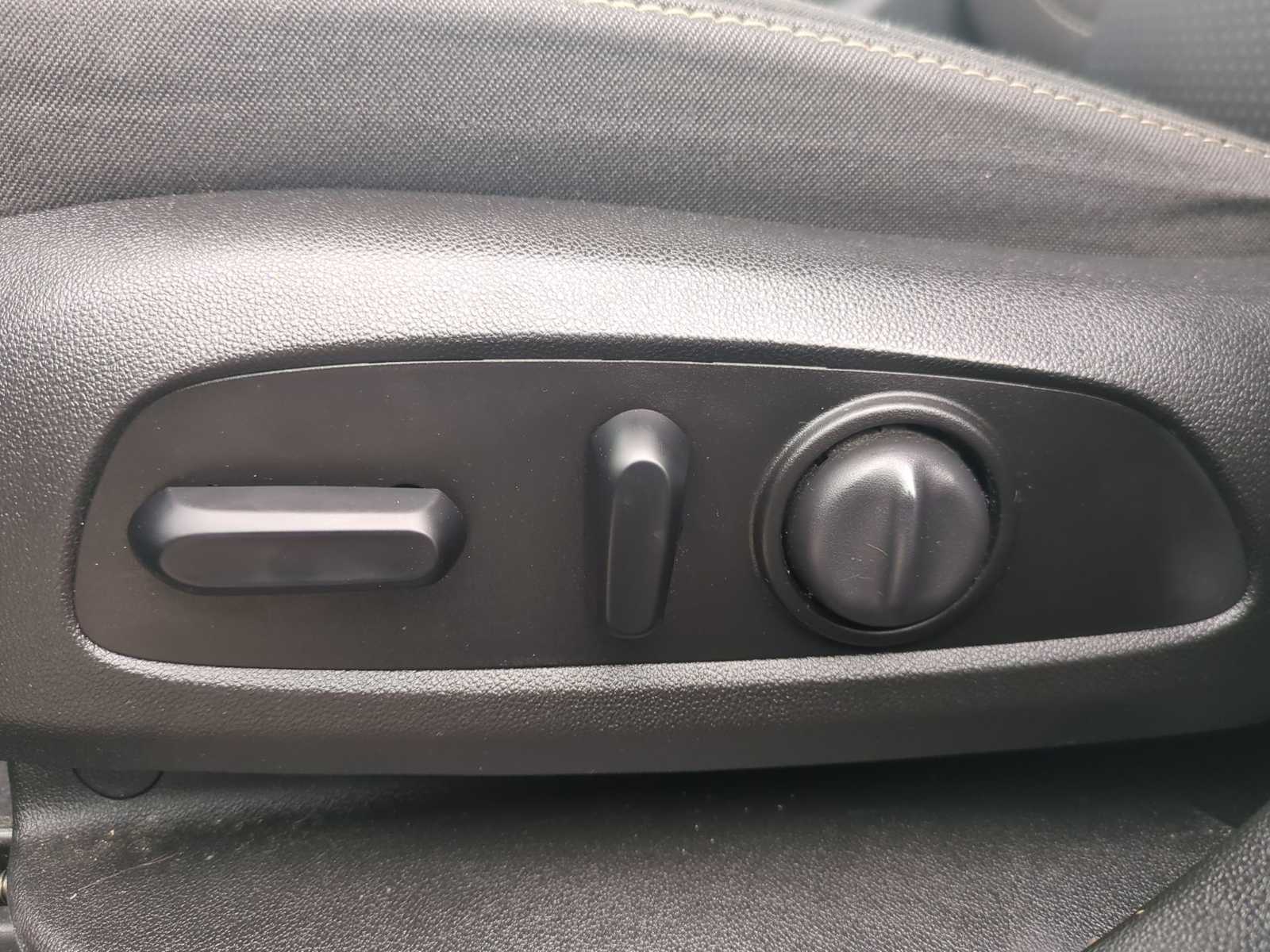 Thumbnail: 2020 GMC Acadia - 25