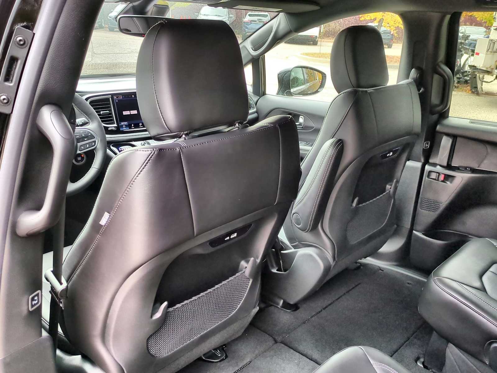 Thumbnail: 2026 Chrysler Pacifica - 18