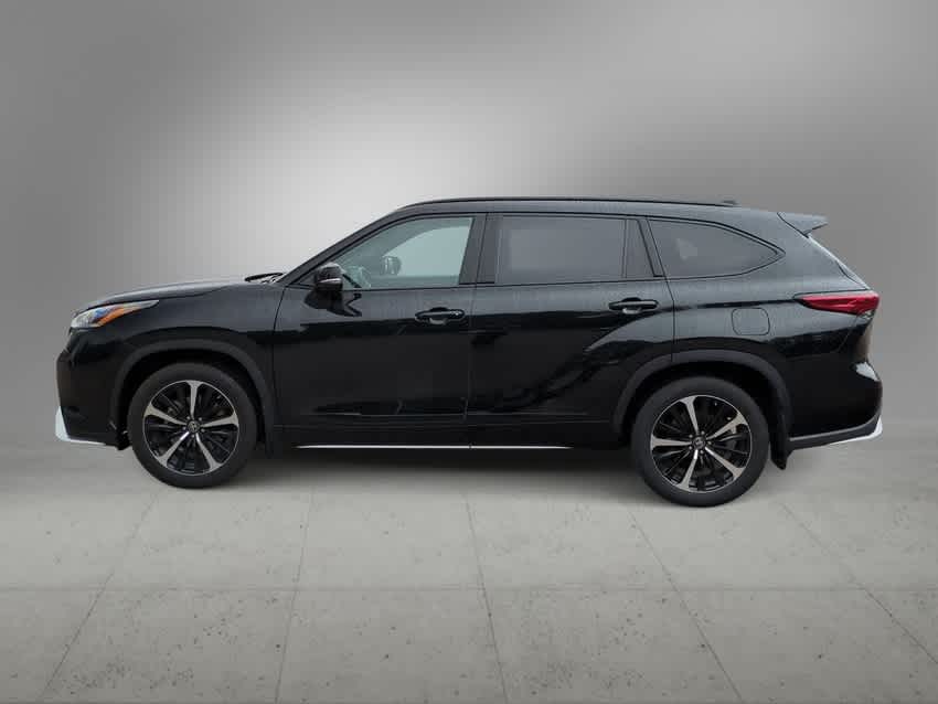 Thumbnail: 2021 Toyota Highlander - 5