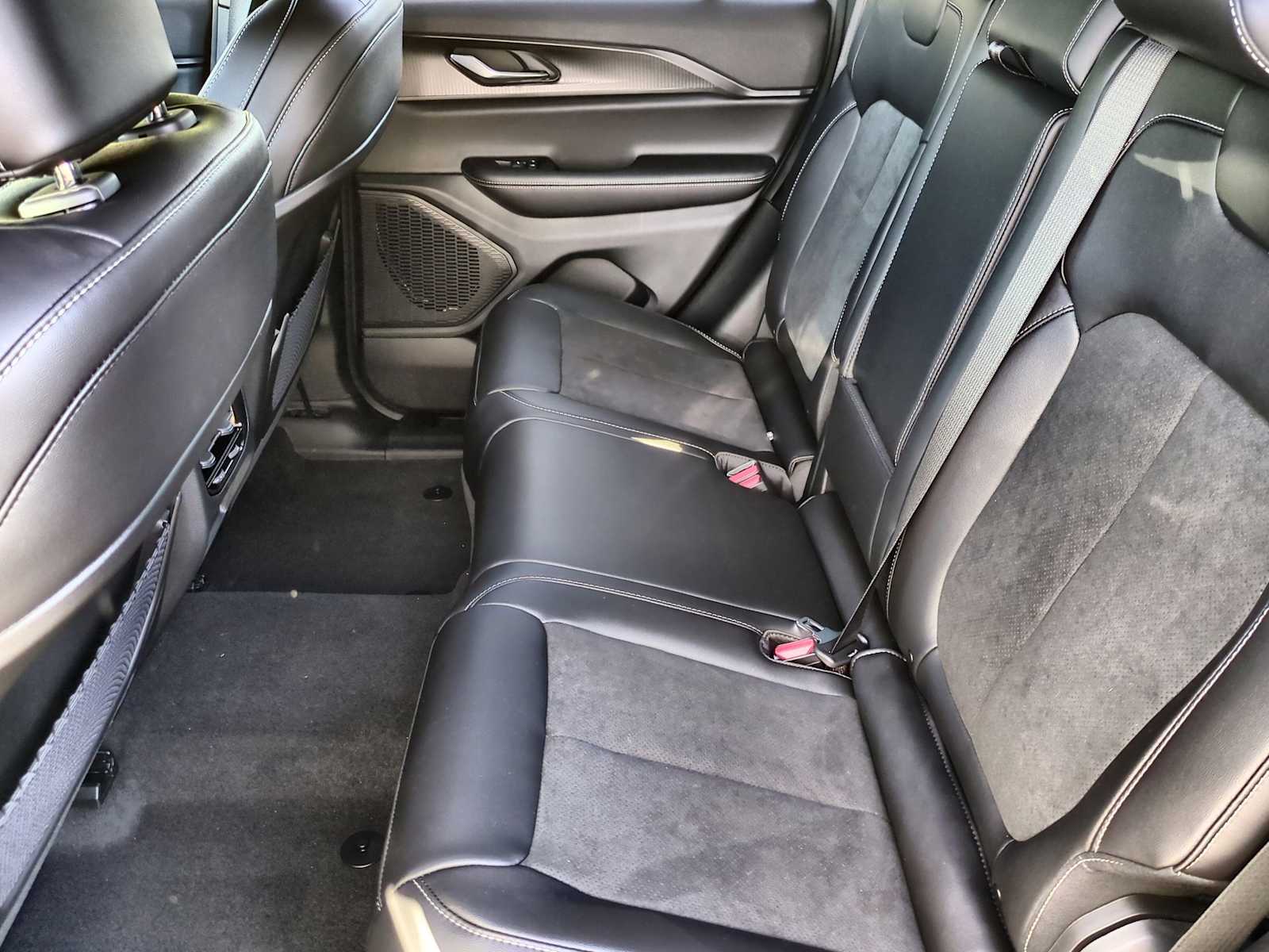 Thumbnail: 2025 Jeep Grand Cherokee - 19