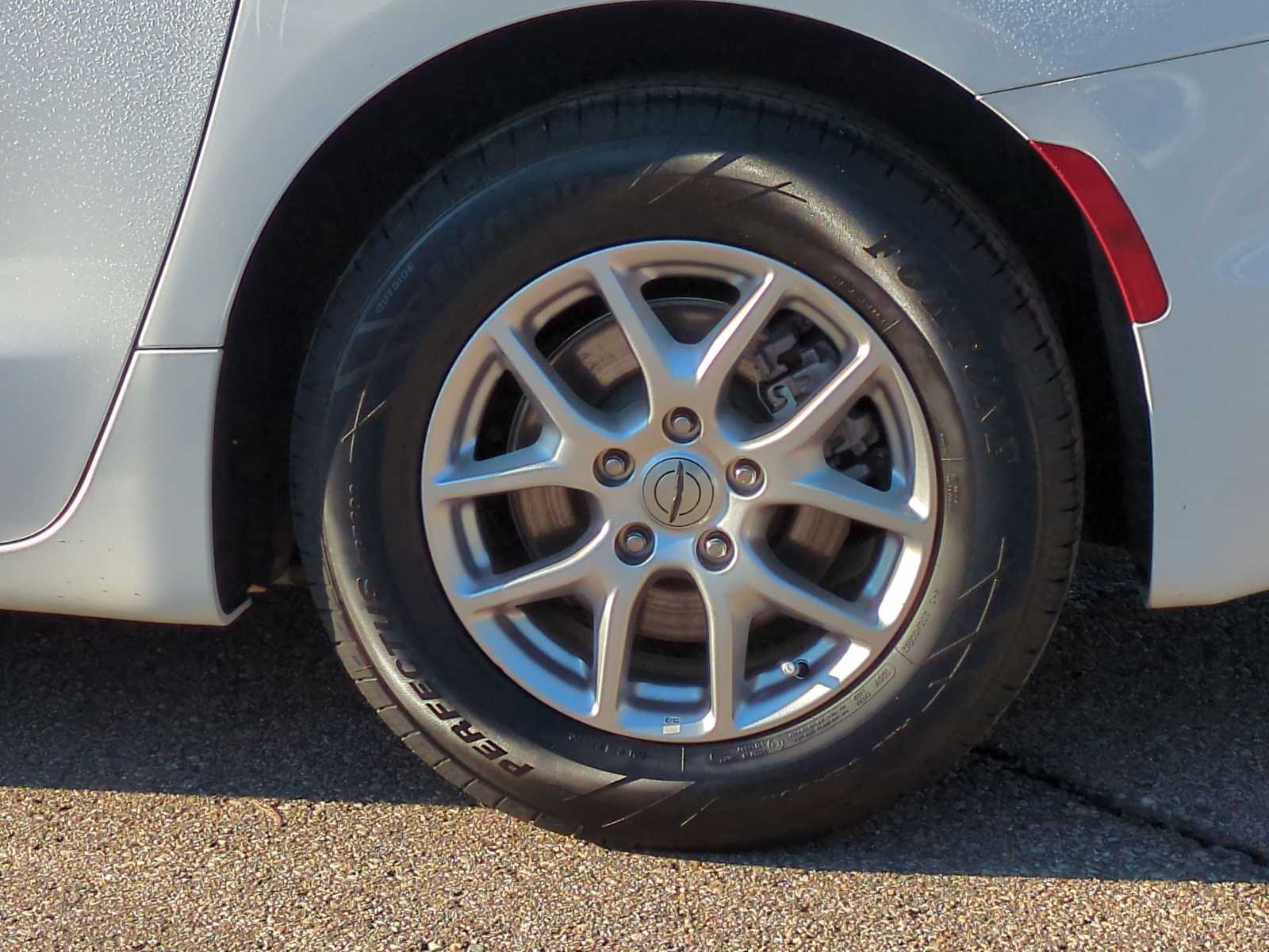 Thumbnail: 2024 Chrysler Pacifica - 14