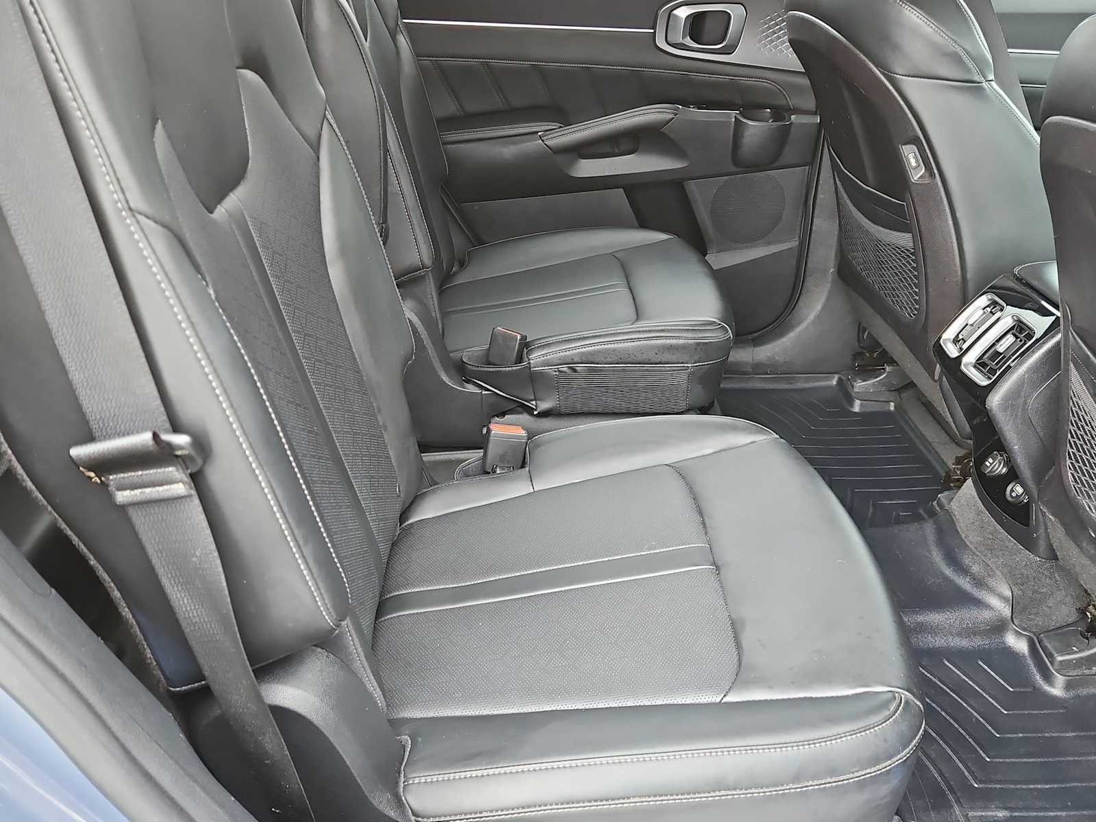 Thumbnail: 2022 Kia Sorento - 27