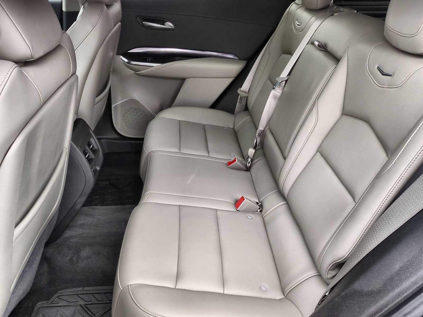 Thumbnail: 2022 Cadillac XT4 - 19