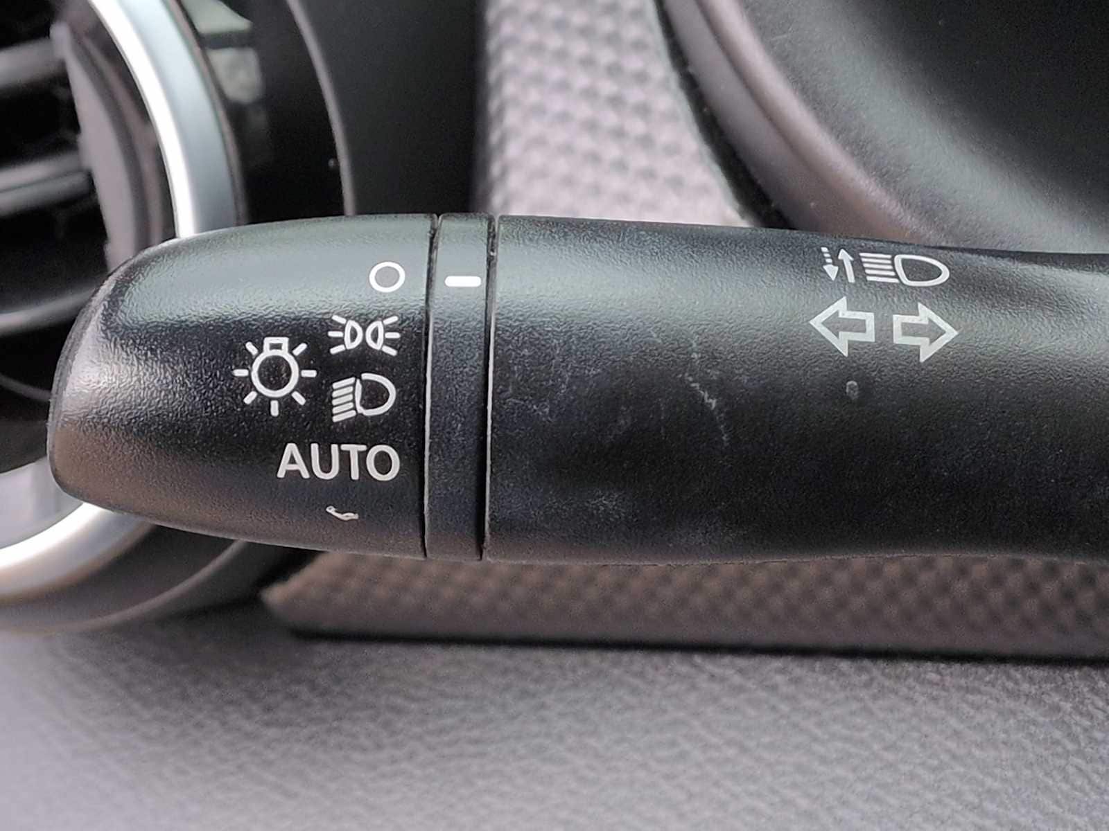 Thumbnail: 2023 Nissan Kicks - 25