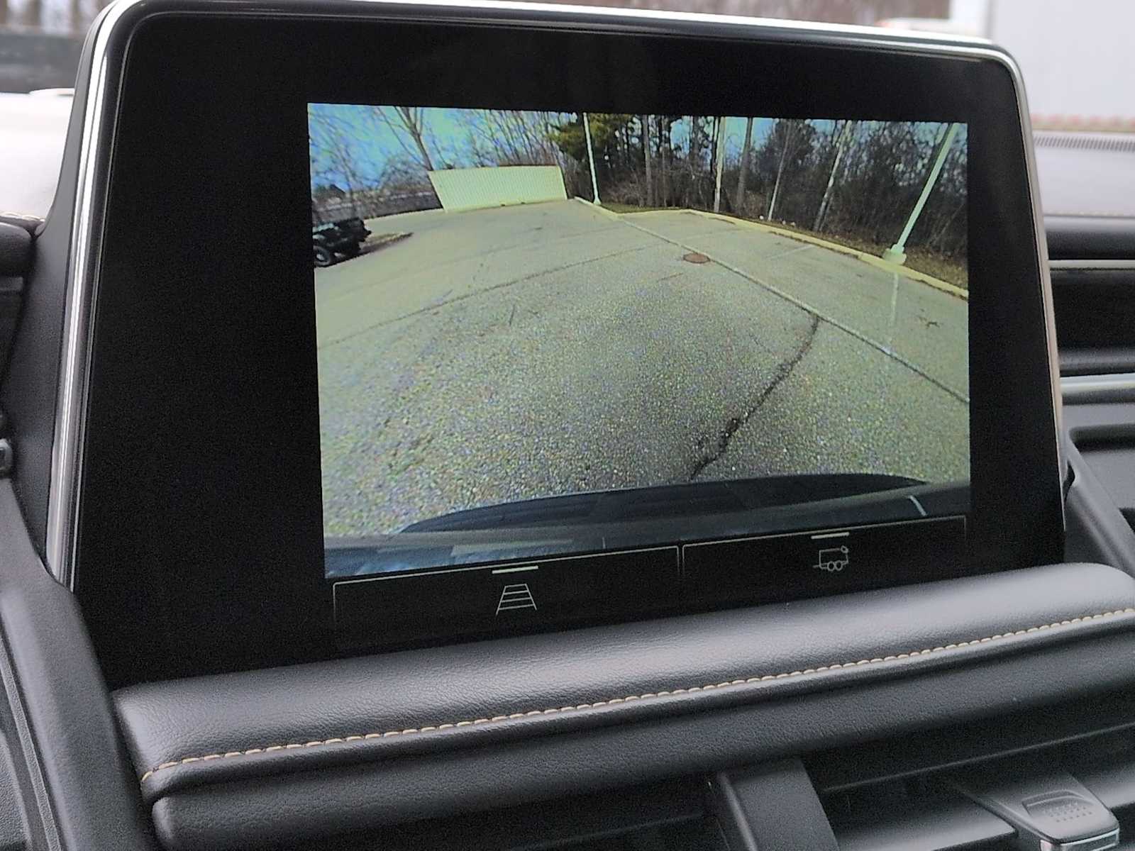 Thumbnail: 2022 GMC Yukon XL - 32